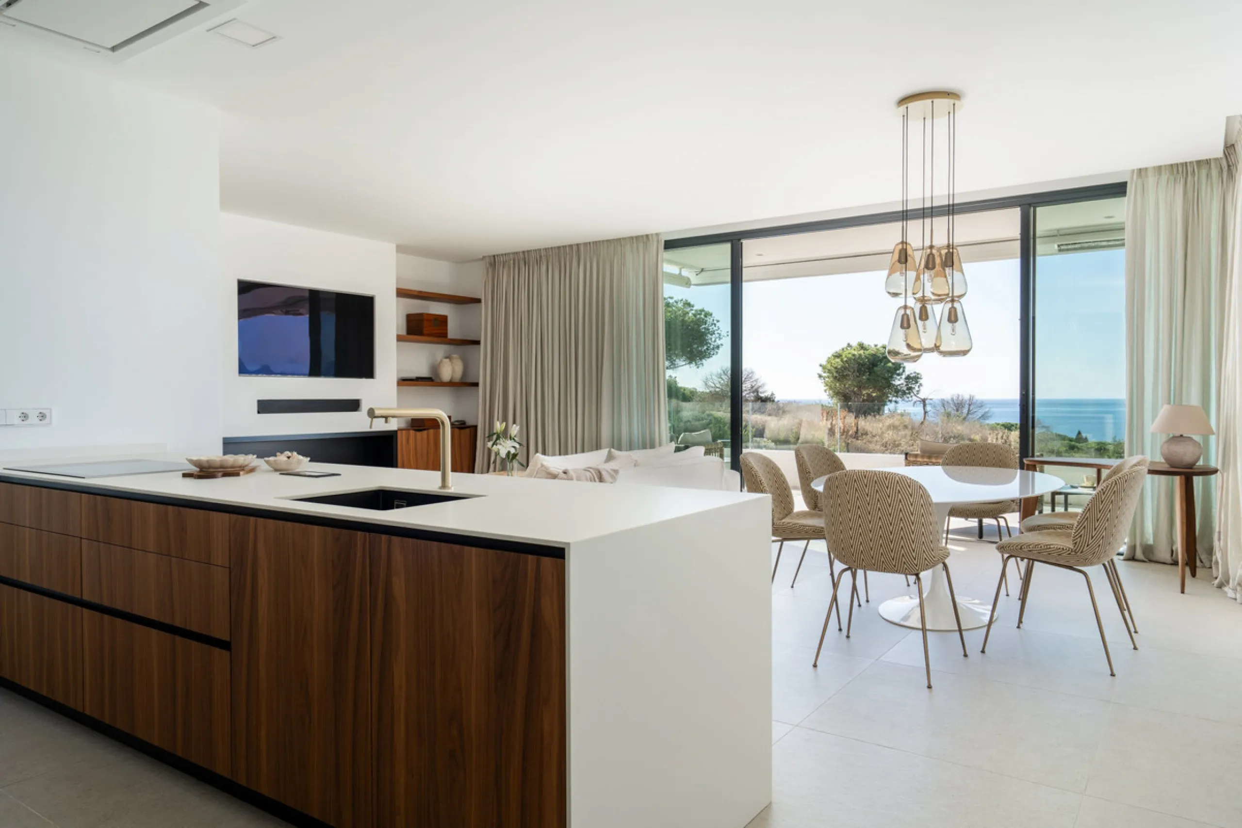 Apartment - Middle Floor Apartment в продаже в Marbella, Málaga. В доме 3 спален и 2 ванных комнат. Площадь дома 169 м²
