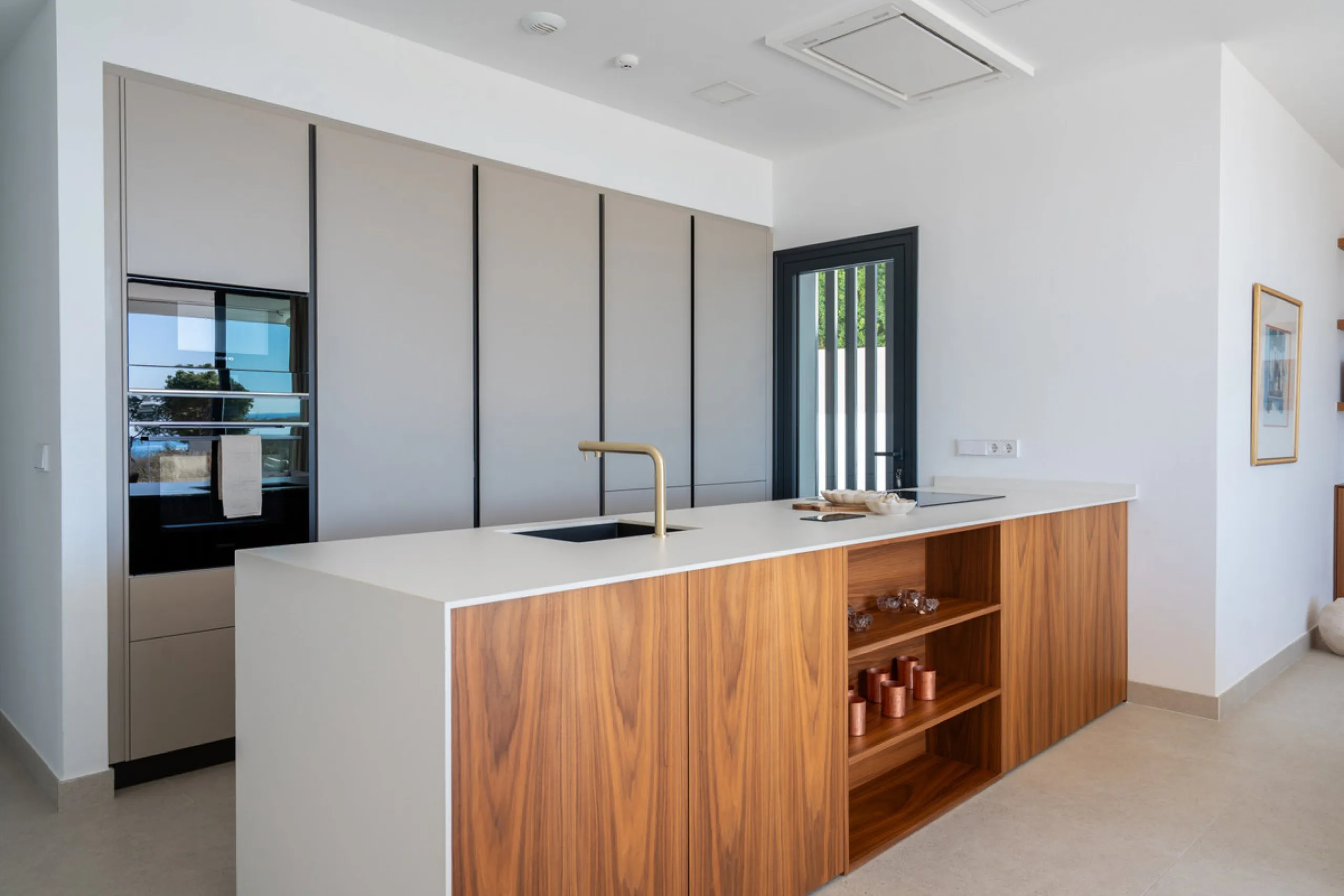 Apartment - Middle Floor Apartment в продаже в Marbella, Málaga. В доме 3 спален и 2 ванных комнат. Площадь дома 169 м²