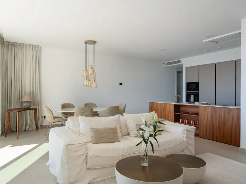 Apartment - Middle Floor Apartment в продаже в Marbella, Málaga. В доме 3 спален и 2 ванных комнат. Площадь дома 169 м²