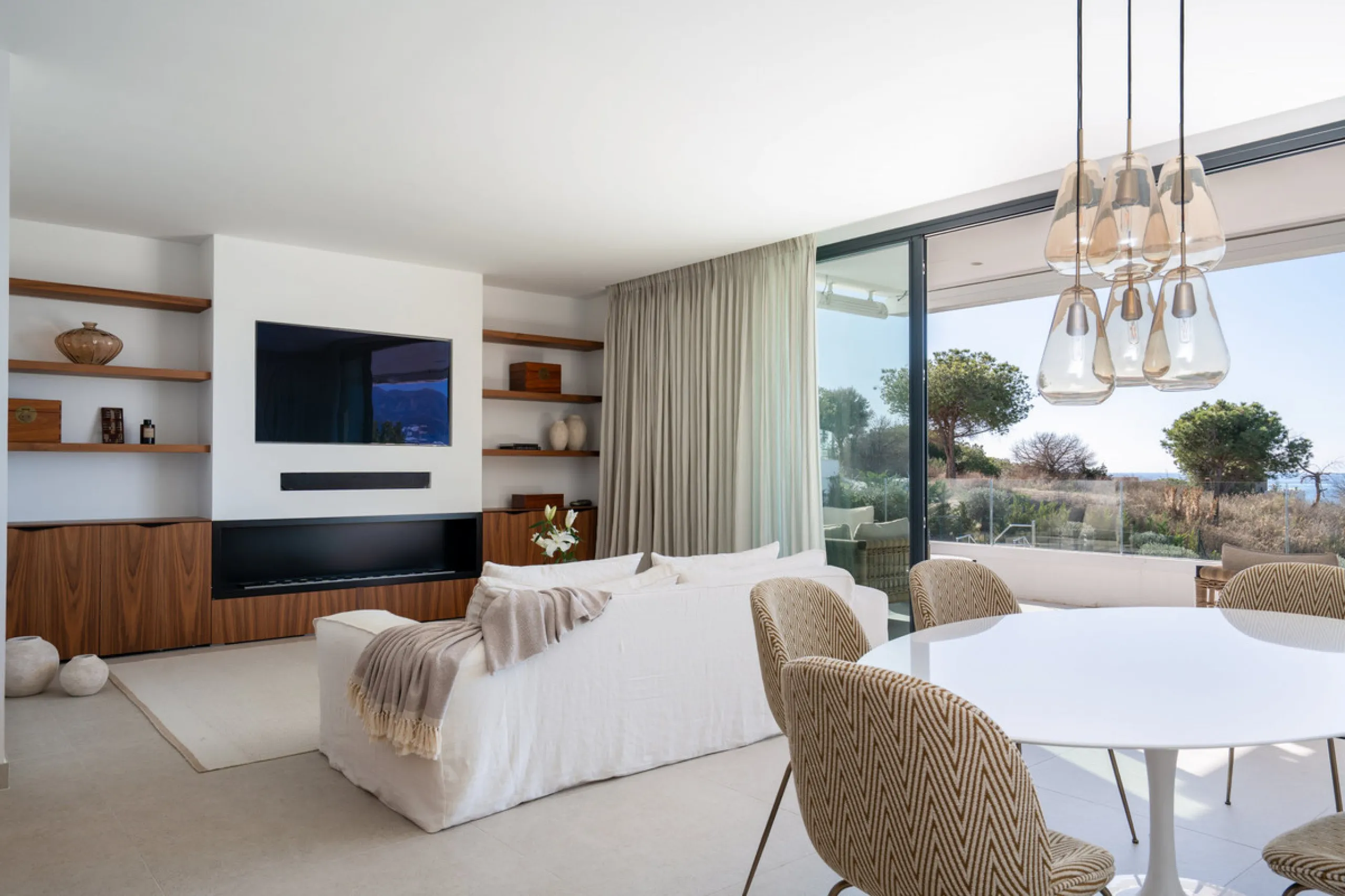 Apartment - Middle Floor Apartment в продаже в Marbella, Málaga. В доме 3 спален и 2 ванных комнат. Площадь дома 169 м²