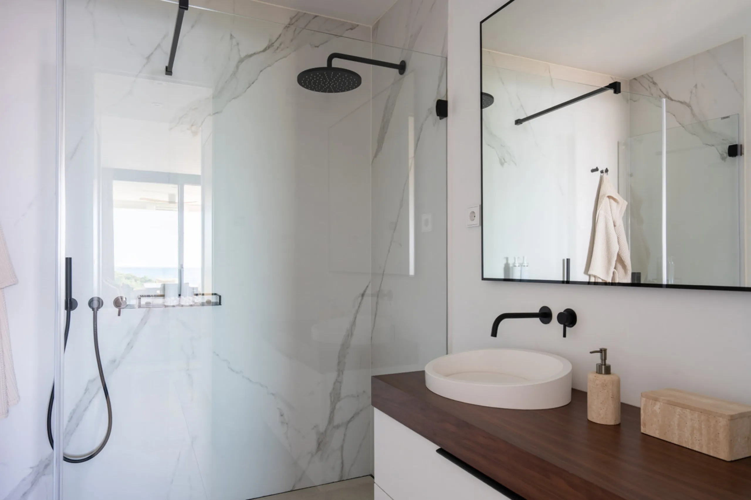 Apartment - Middle Floor Apartment в продаже в Marbella, Málaga. В доме 3 спален и 2 ванных комнат. Площадь дома 169 м²