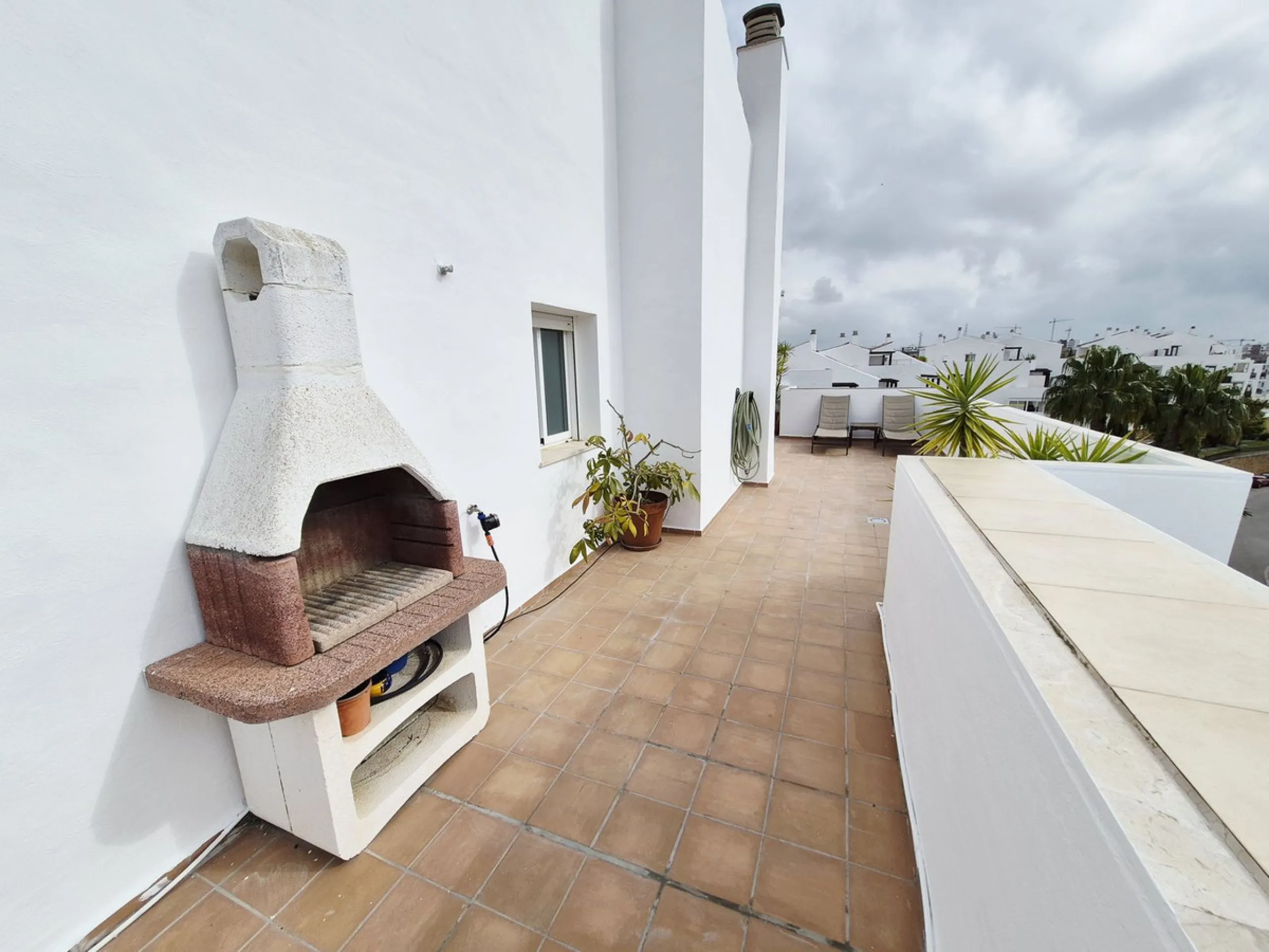 ABSOLUTELY STUNNING PENTHOUSE WITH MAGNIFICENT VIEWS AND A UNIQUE URBAN LOFT-STYLE DESIGN WITH PRIVATE LIFT ENTRY DIRECTLY INTO THE APARTMENT. FROM THE MOMENT YOU ENTER THE APARTMENT YOU NOTICE THE INCREDIBLE LIGHT AND SENSE OF SPACE CREATED BY THE DOUBLE