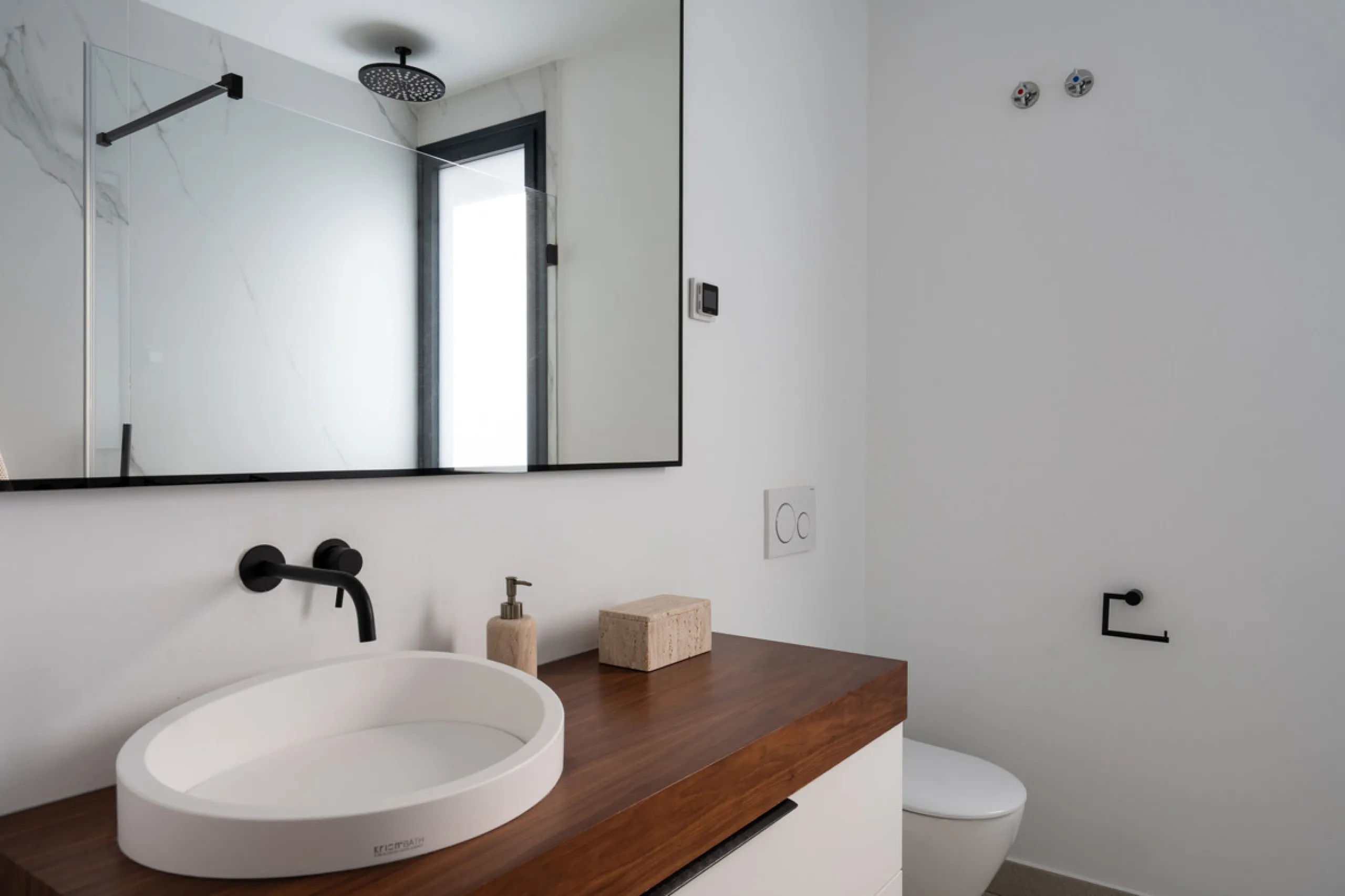 Apartment - Middle Floor Apartment в продаже в Marbella, Málaga. В доме 3 спален и 2 ванных комнат. Площадь дома 169 м²