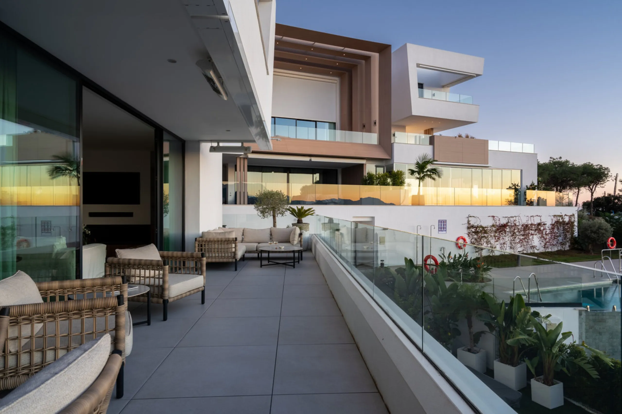 Apartment - Middle Floor Apartment в продаже в Marbella, Málaga. В доме 3 спален и 2 ванных комнат. Площадь дома 169 м²