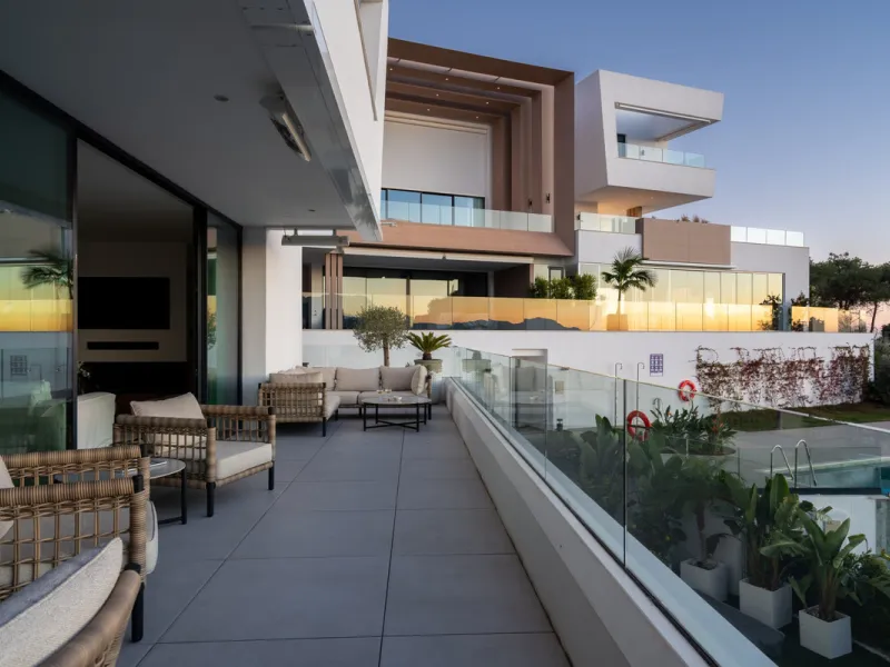 Apartment - Middle Floor Apartment в продаже в Marbella, Málaga. В доме 3 спален и 2 ванных комнат. Площадь дома 169 м²