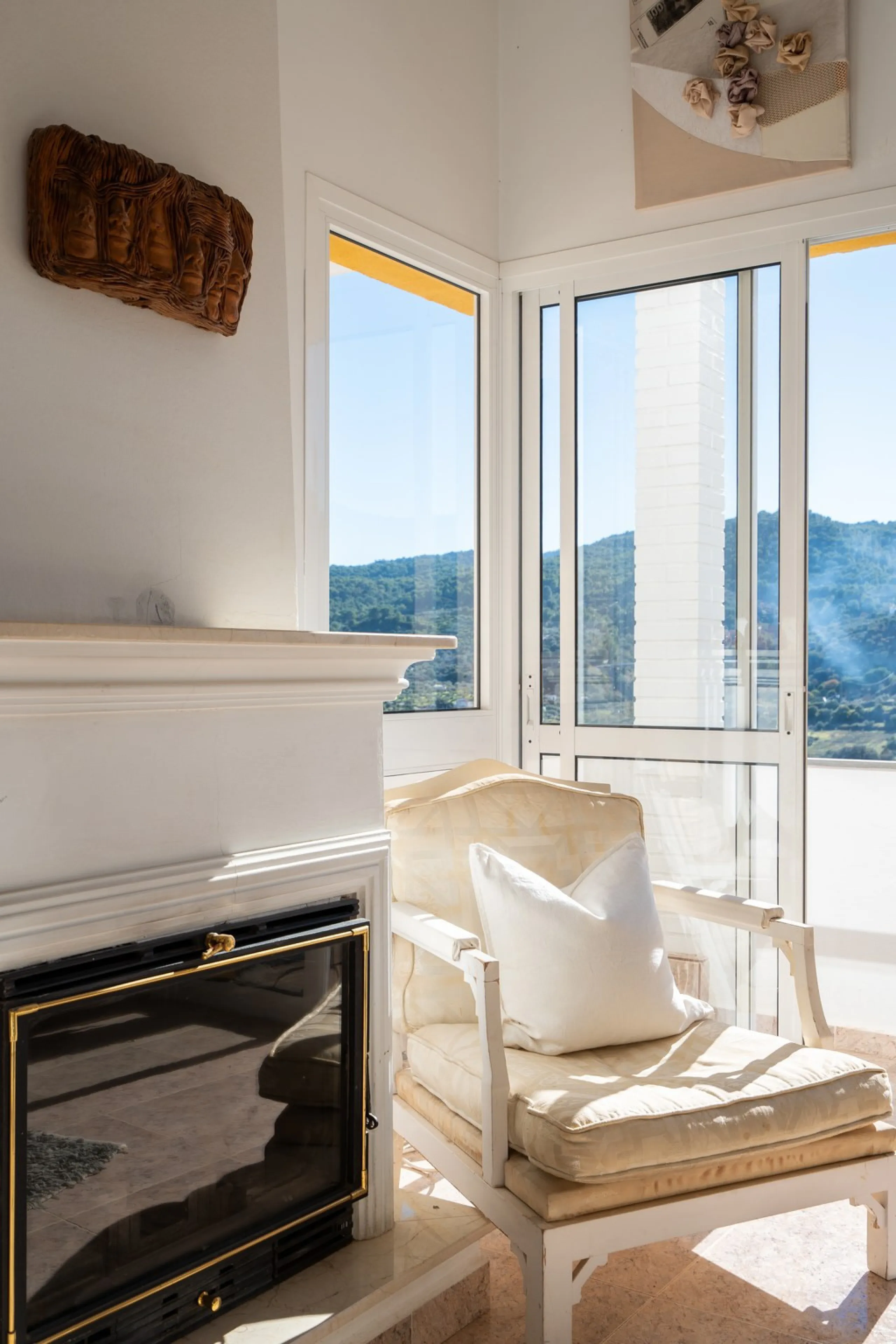 House - Townhouse в продаже в Monda, Málaga. В доме 3 спален и 2 ванных комнат. Площадь дома 237 м²