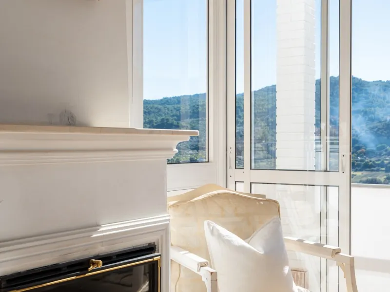 House - Townhouse в продаже в Monda, Málaga. В доме 3 спален и 2 ванных комнат. Площадь дома 237 м²