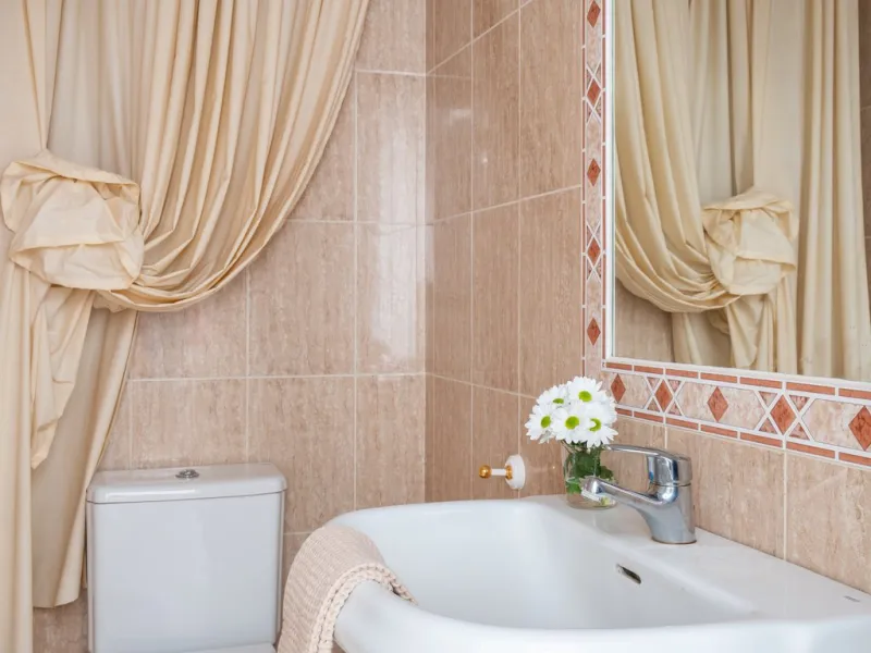 House - Townhouse в продаже в Monda, Málaga. В доме 3 спален и 2 ванных комнат. Площадь дома 237 м²