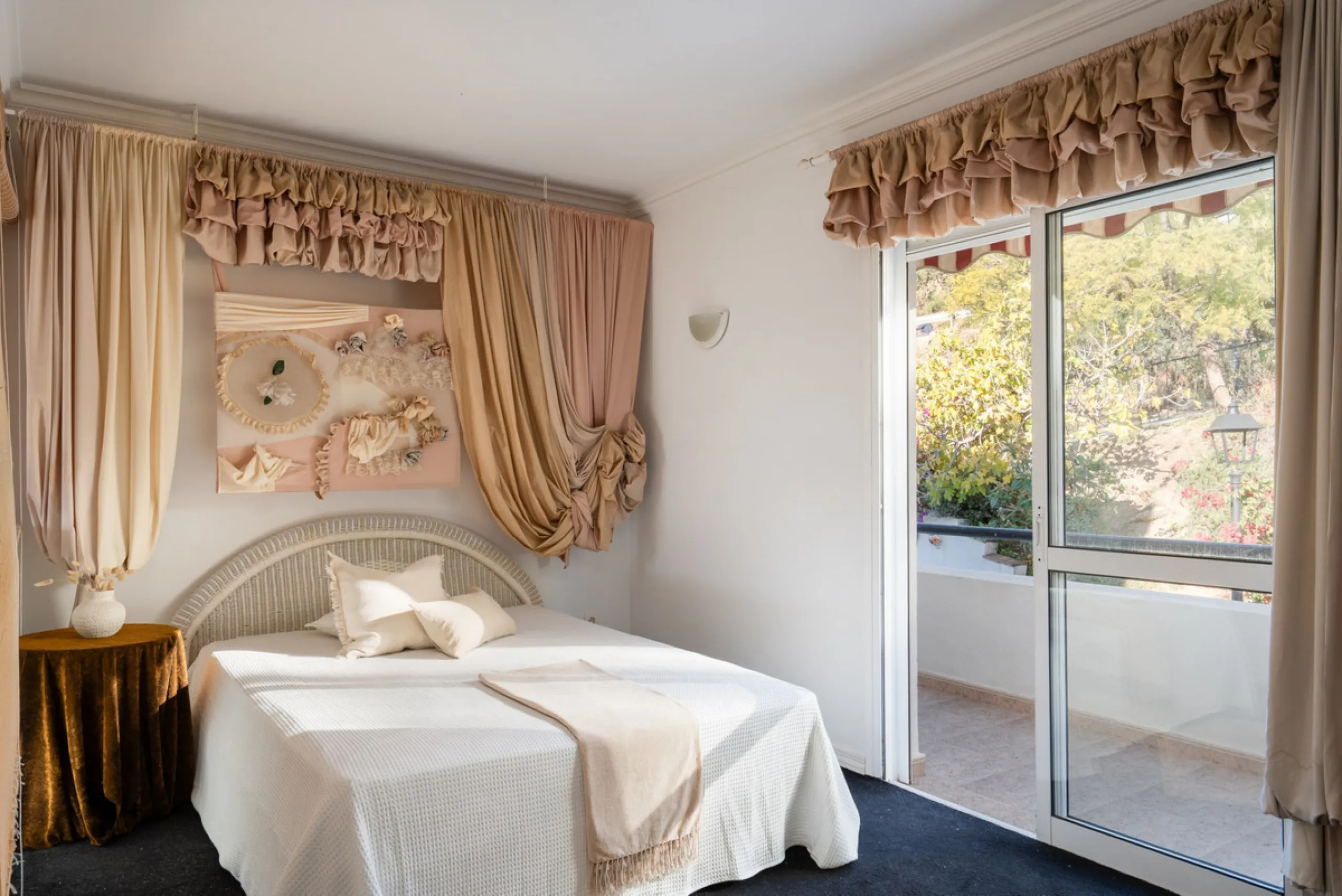 House - Townhouse в продаже в Monda, Málaga. В доме 3 спален и 2 ванных комнат. Площадь дома 237 м²