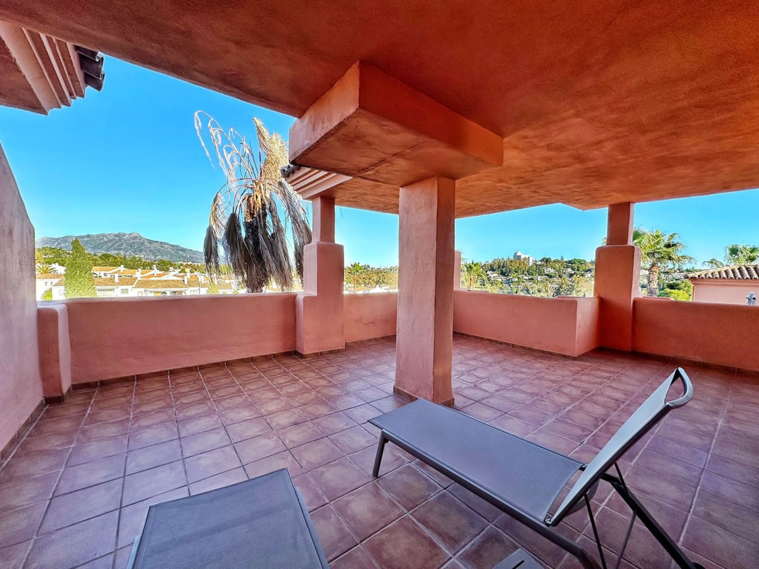 Exceptional Apartment in the Heart of El Paraíso – Ideal for Living or Investment