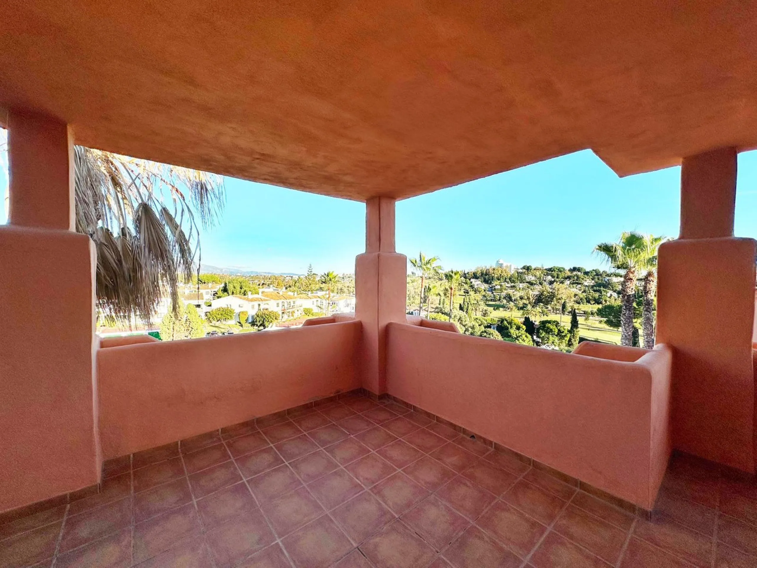 Exceptional Apartment in the Heart of El Paraíso – Ideal for Living or Investment