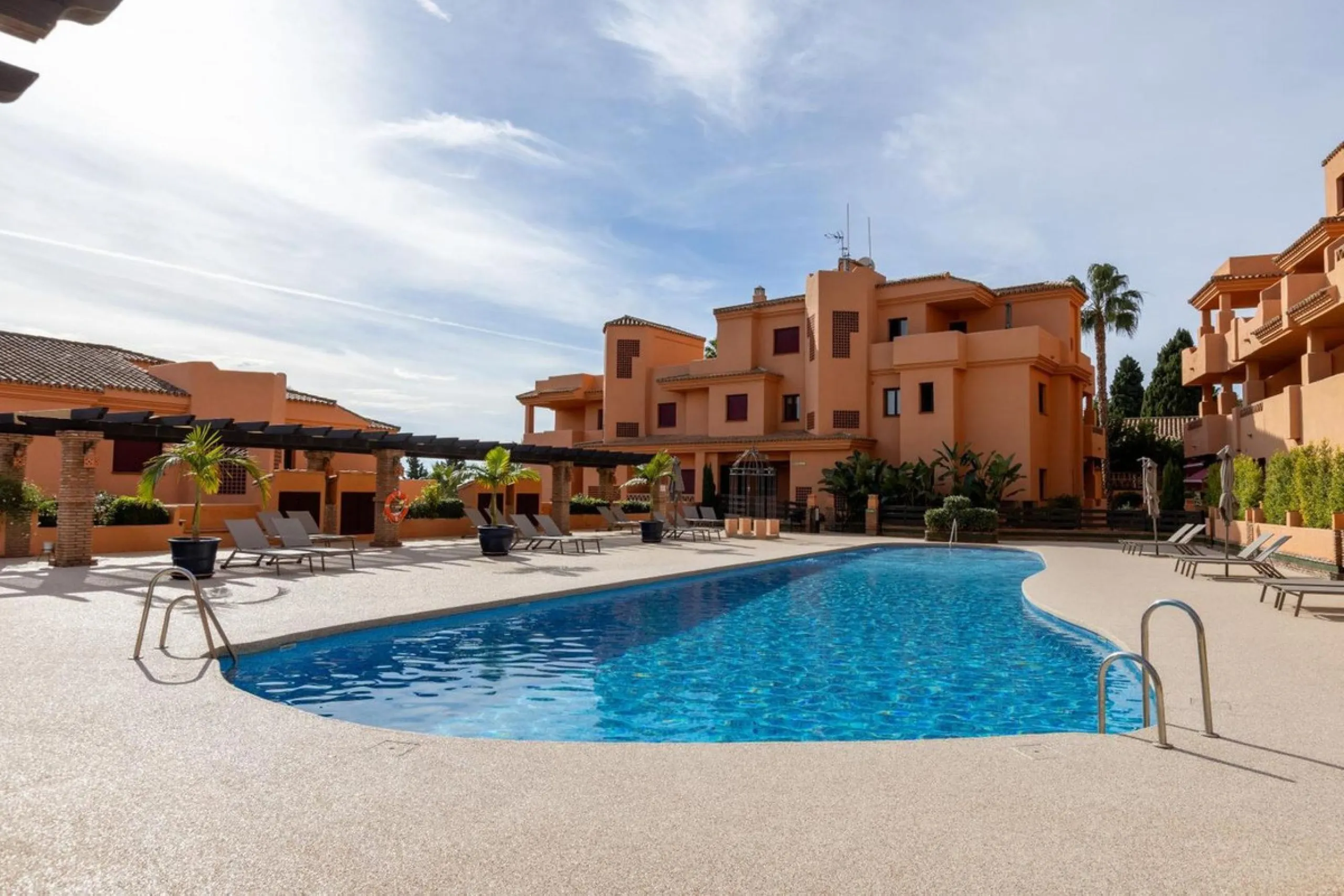 Exceptional Apartment in the Heart of El Paraíso – Ideal for Living or Investment