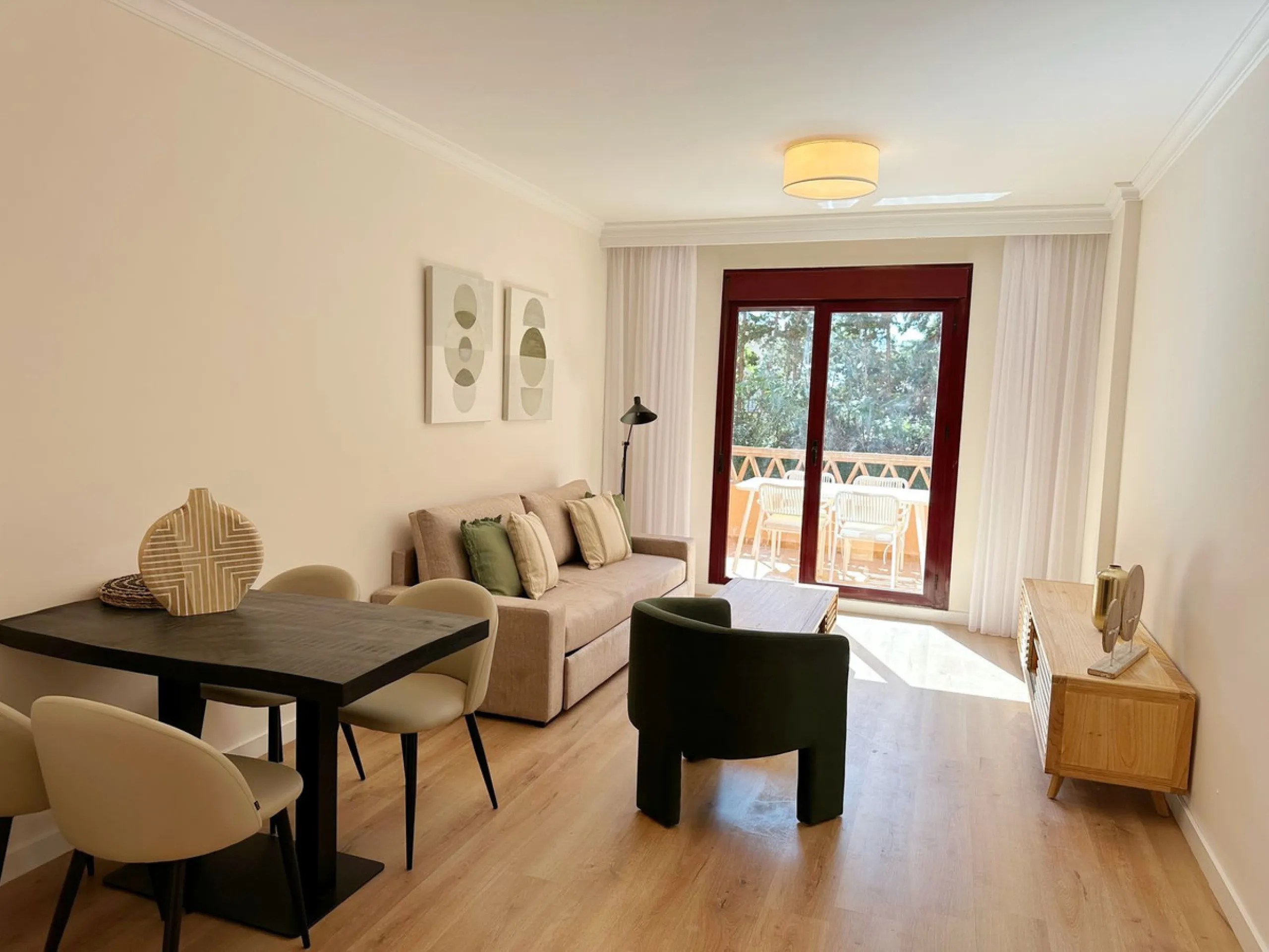 Exceptional Apartment in the Heart of El Paraíso – Ideal for Living or Investment