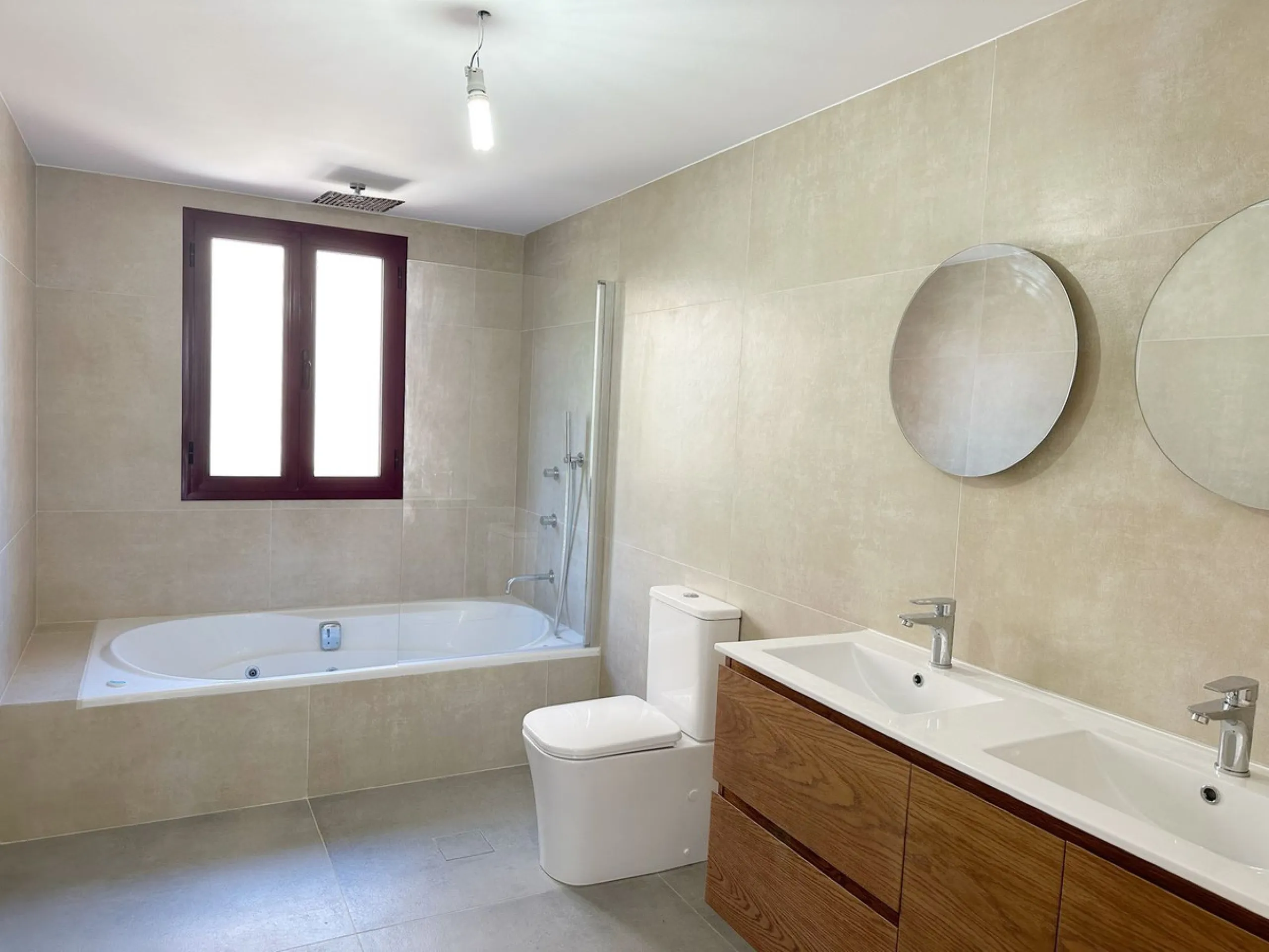 Exceptional Apartment in the Heart of El Paraíso – Ideal for Living or Investment