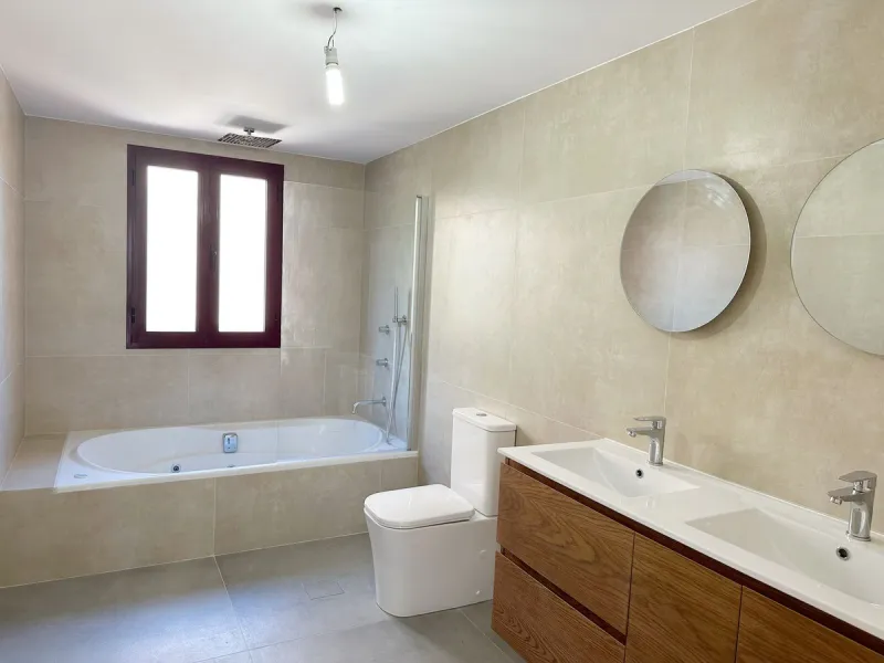 Exceptional Apartment in the Heart of El Paraíso – Ideal for Living or Investment