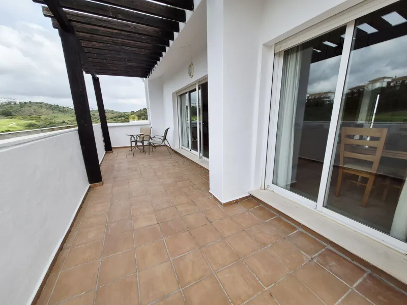 ABSOLUTELY STUNNING PENTHOUSE WITH MAGNIFICENT VIEWS AND A UNIQUE URBAN LOFT-STYLE DESIGN WITH PRIVATE LIFT ENTRY DIRECTLY INTO THE APARTMENT. FROM THE MOMENT YOU ENTER THE APARTMENT YOU NOTICE THE INCREDIBLE LIGHT AND SENSE OF SPACE CREATED BY THE DOUBLE