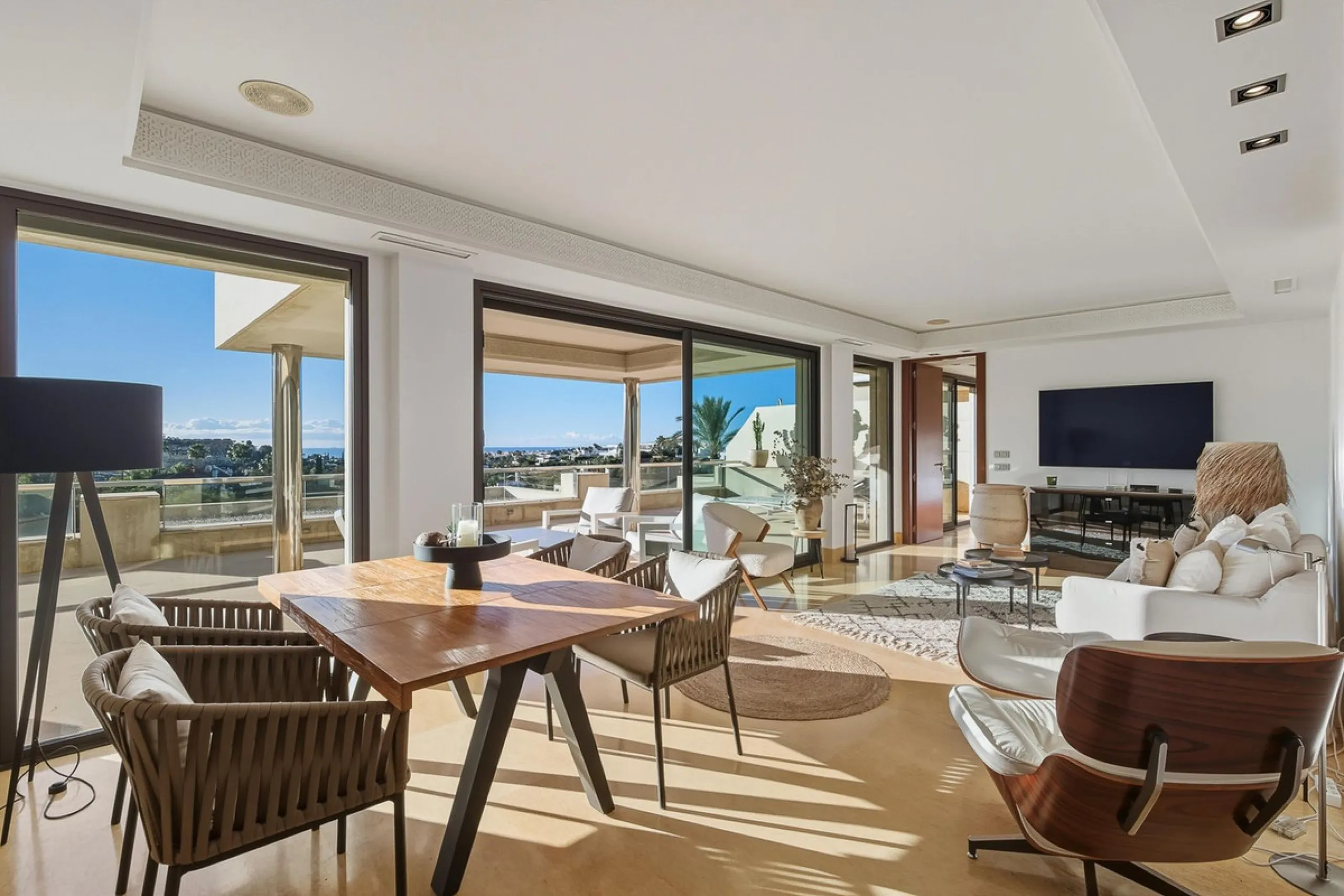 Stunning 2-Bedroom Apartment with Panoramic Views – Los Arrayanes, Nueva Andalucía