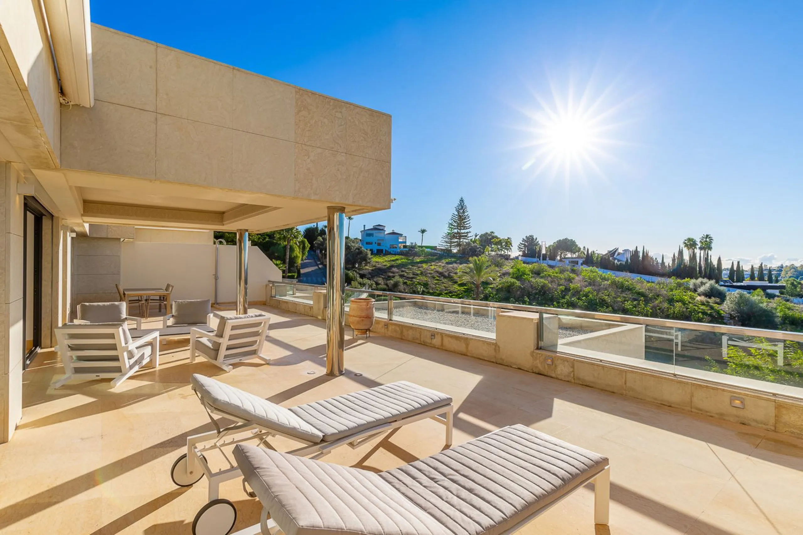 Stunning 2-Bedroom Apartment with Panoramic Views – Los Arrayanes, Nueva Andalucía