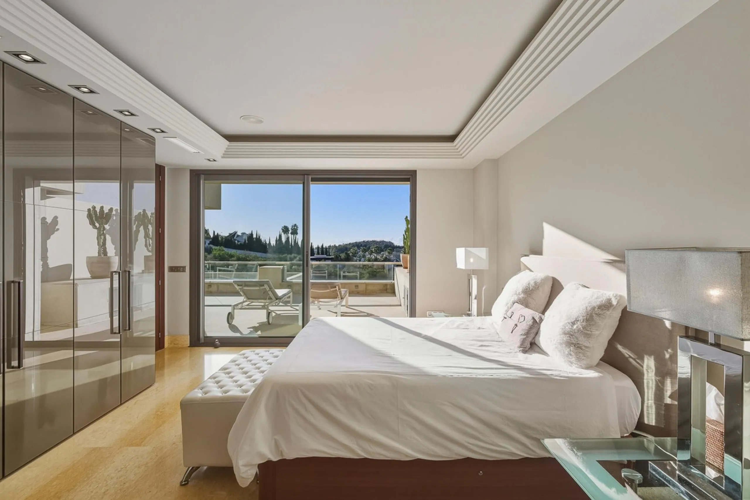 Stunning 2-Bedroom Apartment with Panoramic Views – Los Arrayanes, Nueva Andalucía