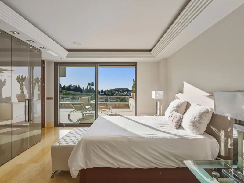 Stunning 2-Bedroom Apartment with Panoramic Views – Los Arrayanes, Nueva Andalucía