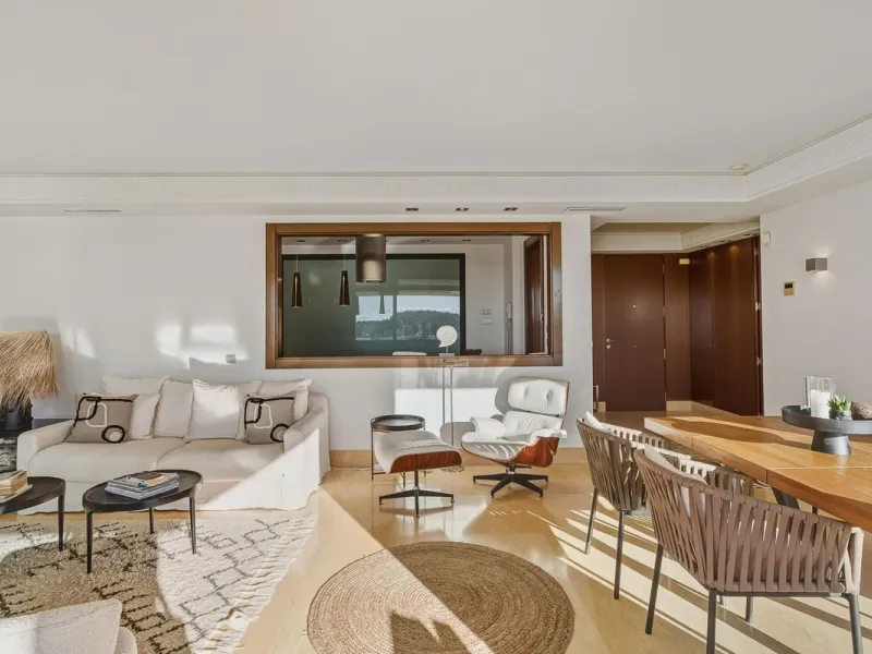 Stunning 2-Bedroom Apartment with Panoramic Views – Los Arrayanes, Nueva Andalucía