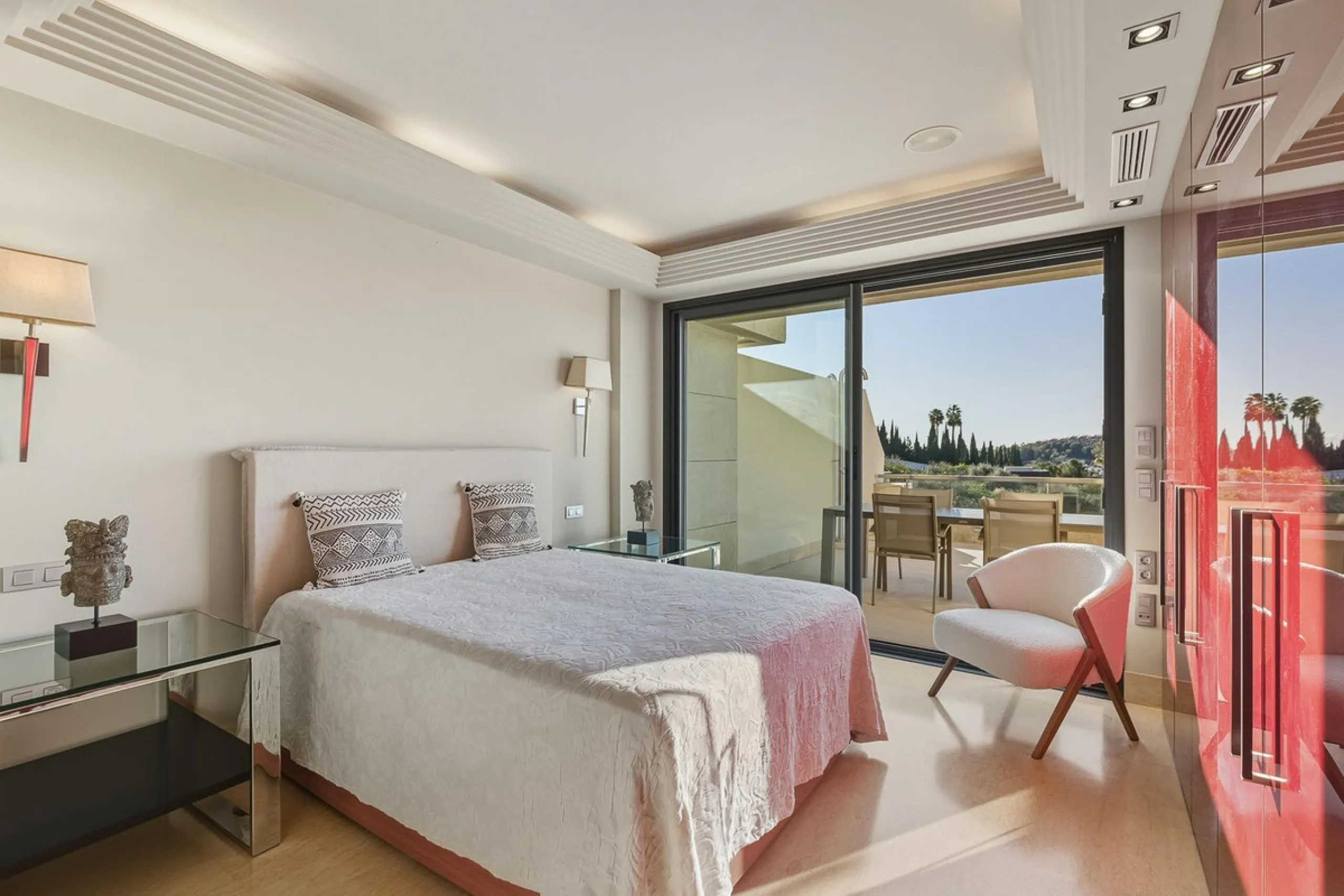 Stunning 2-Bedroom Apartment with Panoramic Views – Los Arrayanes, Nueva Andalucía