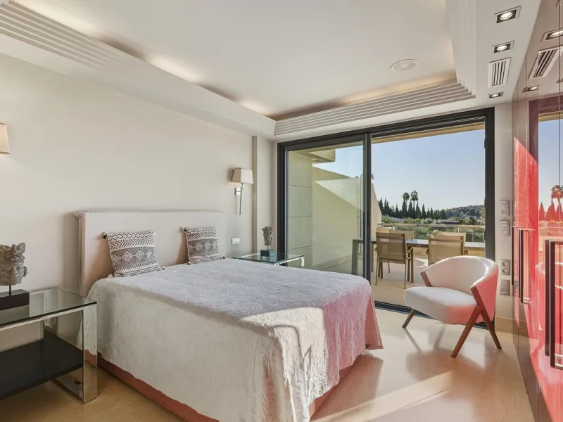 Stunning 2-Bedroom Apartment with Panoramic Views – Los Arrayanes, Nueva Andalucía