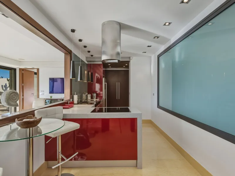 Stunning 2-Bedroom Apartment with Panoramic Views – Los Arrayanes, Nueva Andalucía
