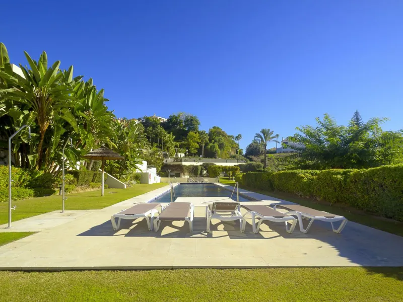 Stunning 2-Bedroom Apartment with Panoramic Views – Los Arrayanes, Nueva Andalucía