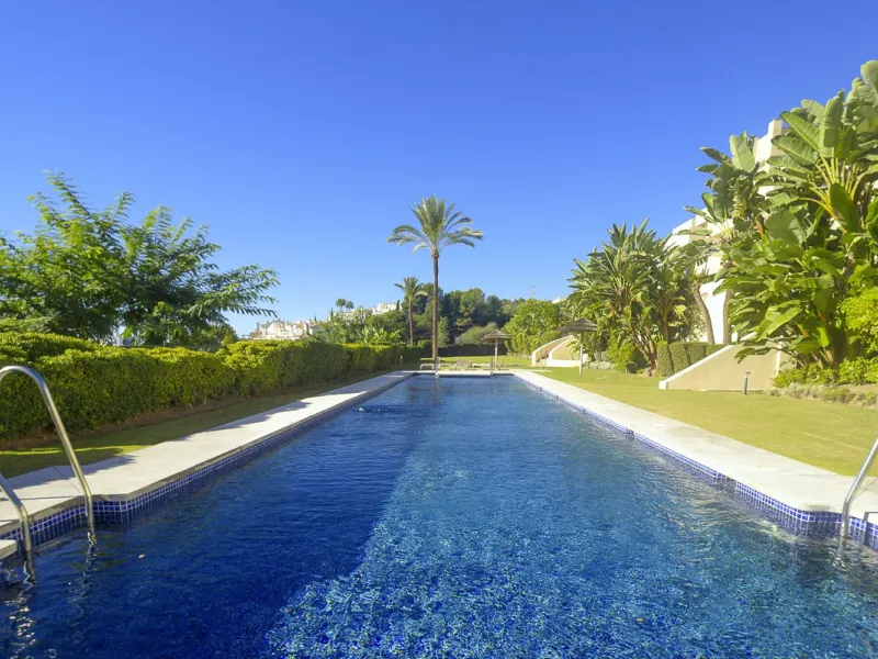 Stunning 2-Bedroom Apartment with Panoramic Views – Los Arrayanes, Nueva Andalucía