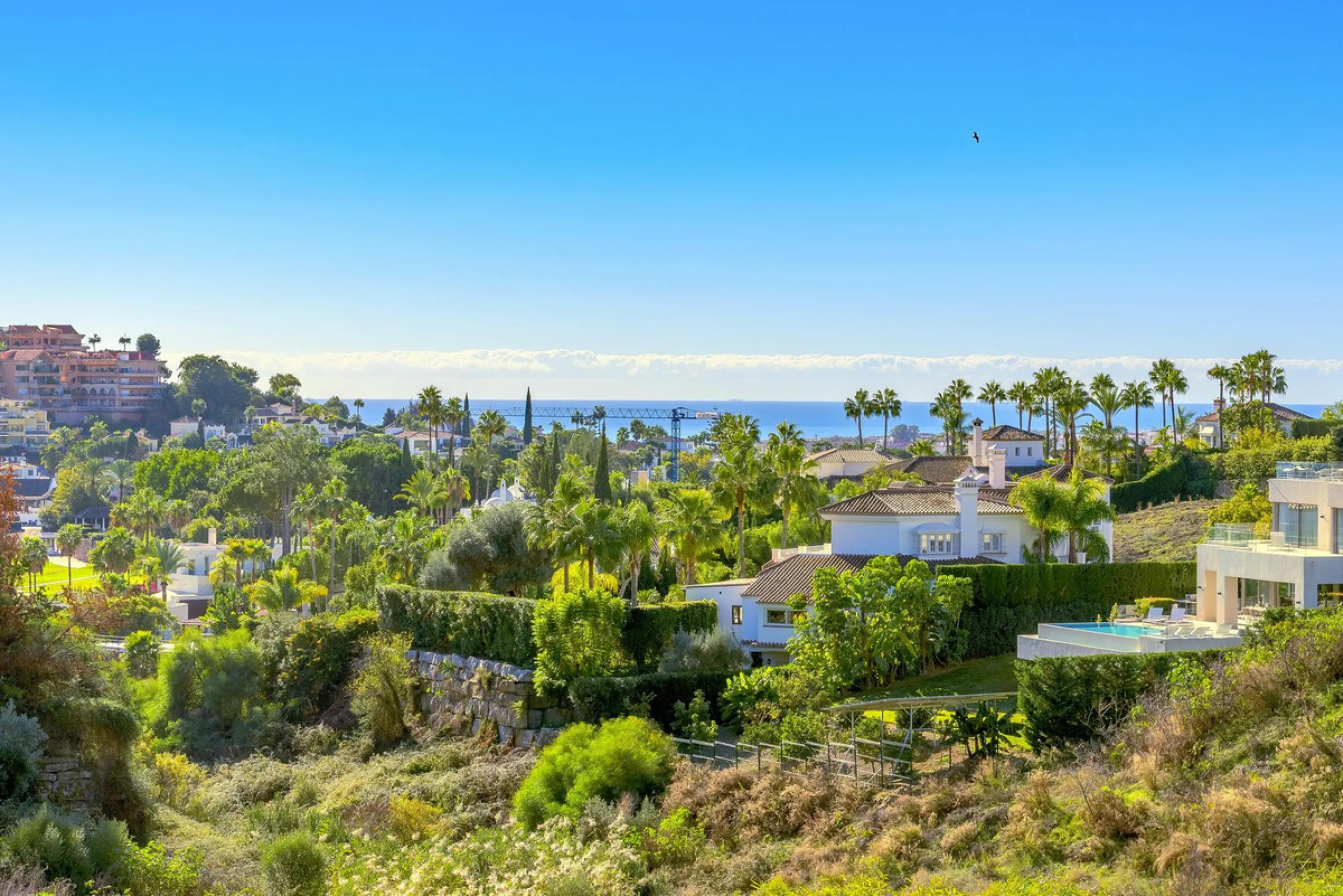 Stunning 2-Bedroom Apartment with Panoramic Views – Los Arrayanes, Nueva Andalucía