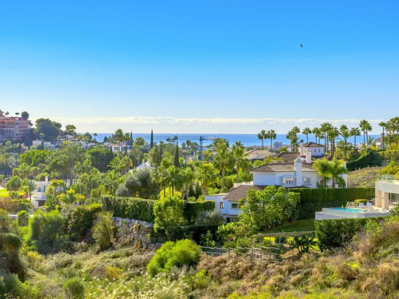 Stunning 2-Bedroom Apartment with Panoramic Views – Los Arrayanes, Nueva Andalucía