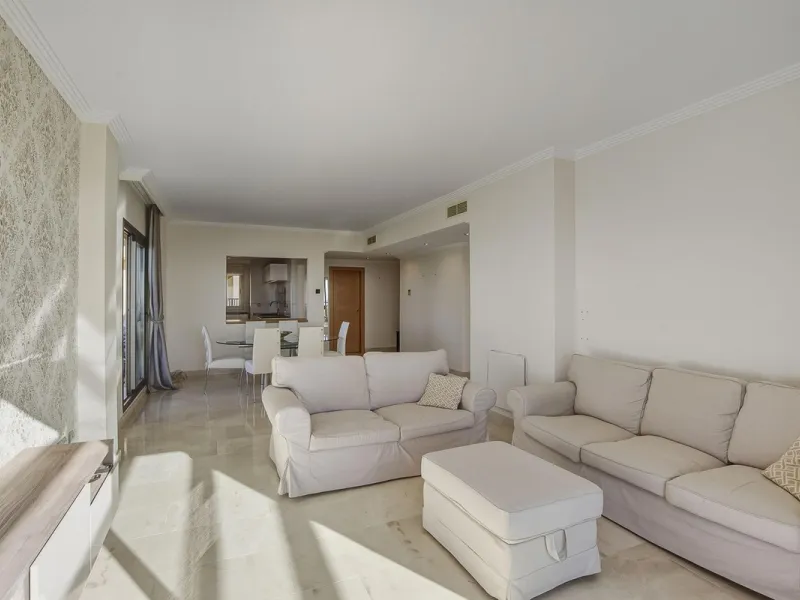 Apartment - Top Floor Apartment в продаже в Benahavís, Málaga. В доме 2 спален и 2 ванных комнат. Площадь дома 118 м²