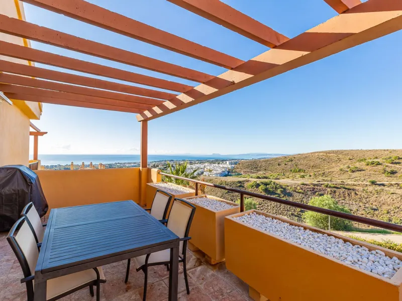 Apartment - Top Floor Apartment в продаже в Benahavís, Málaga. В доме 2 спален и 2 ванных комнат. Площадь дома 118 м²