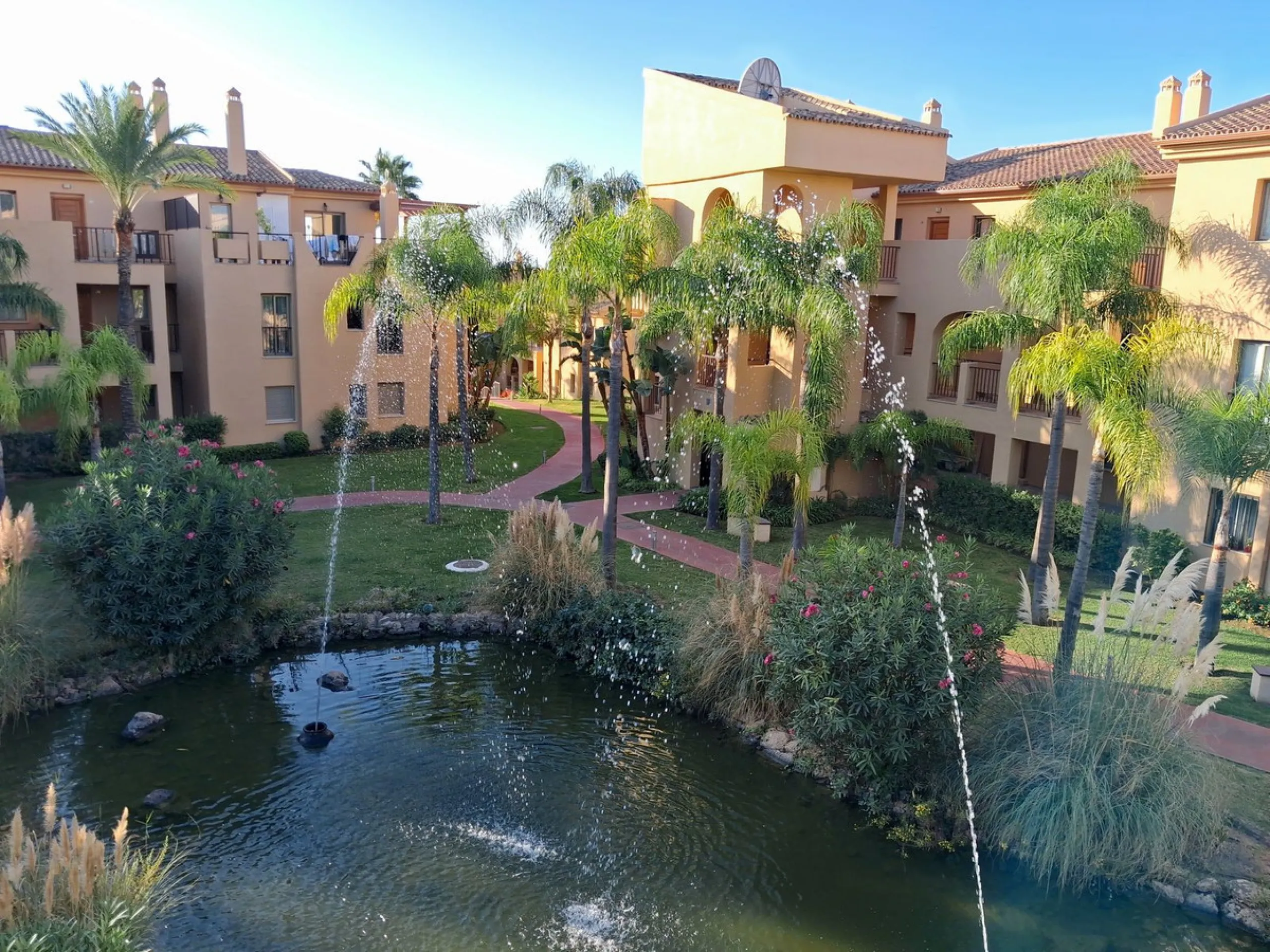 Apartment - Top Floor Apartment в продаже в Benahavís, Málaga. В доме 2 спален и 2 ванных комнат. Площадь дома 118 м²