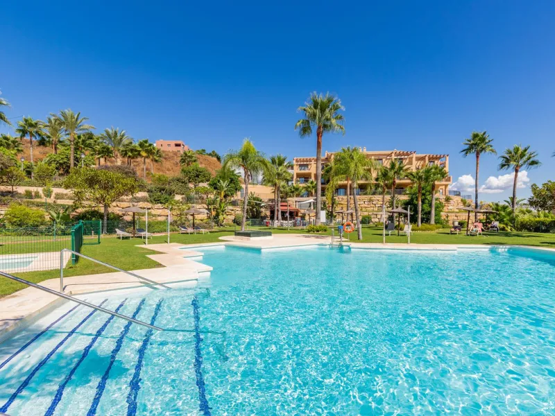 Apartment - Top Floor Apartment в продаже в Benahavís, Málaga. В доме 2 спален и 2 ванных комнат. Площадь дома 118 м²