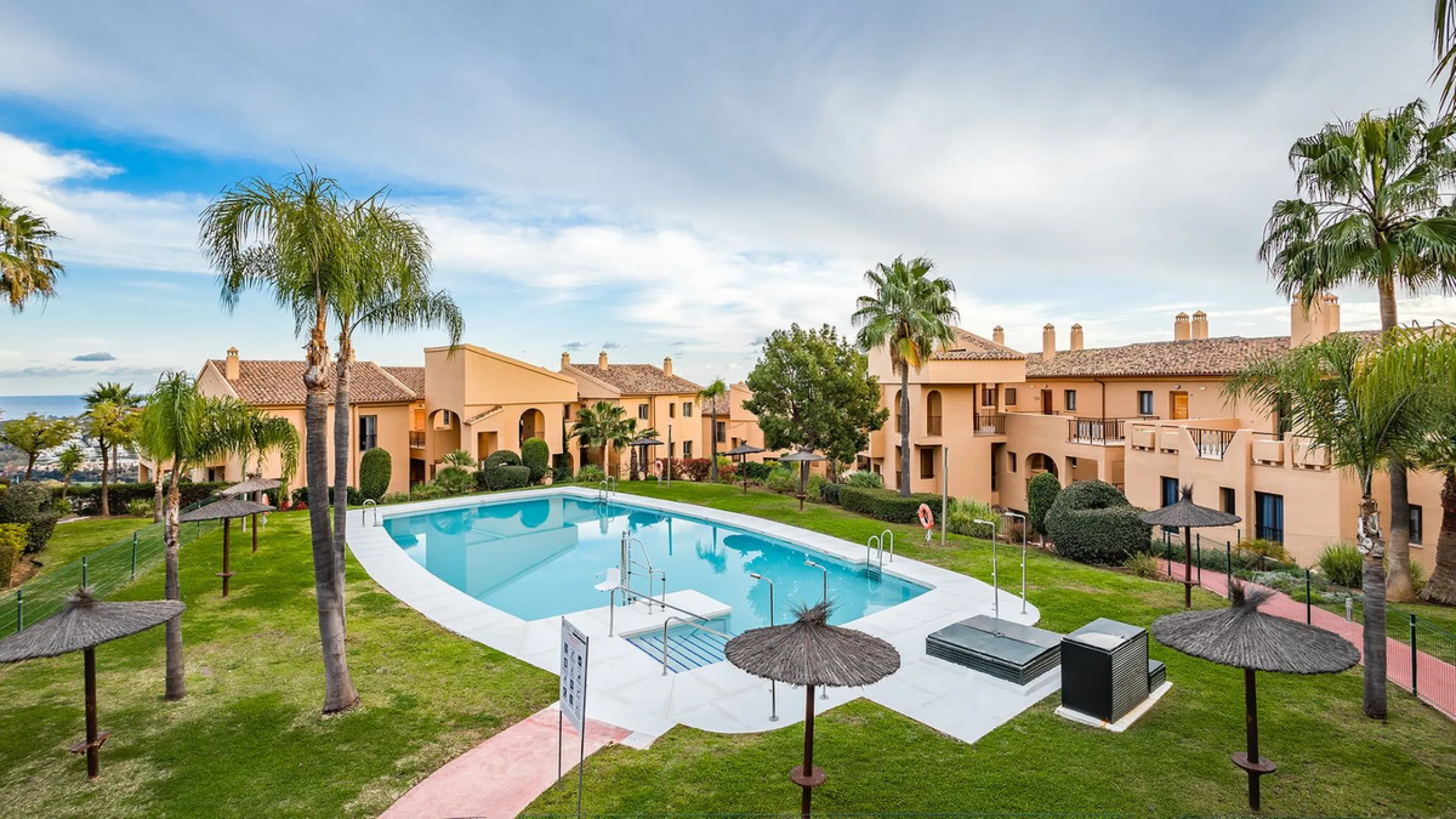 Apartment - Top Floor Apartment в продаже в Benahavís, Málaga. В доме 2 спален и 2 ванных комнат. Площадь дома 118 м²