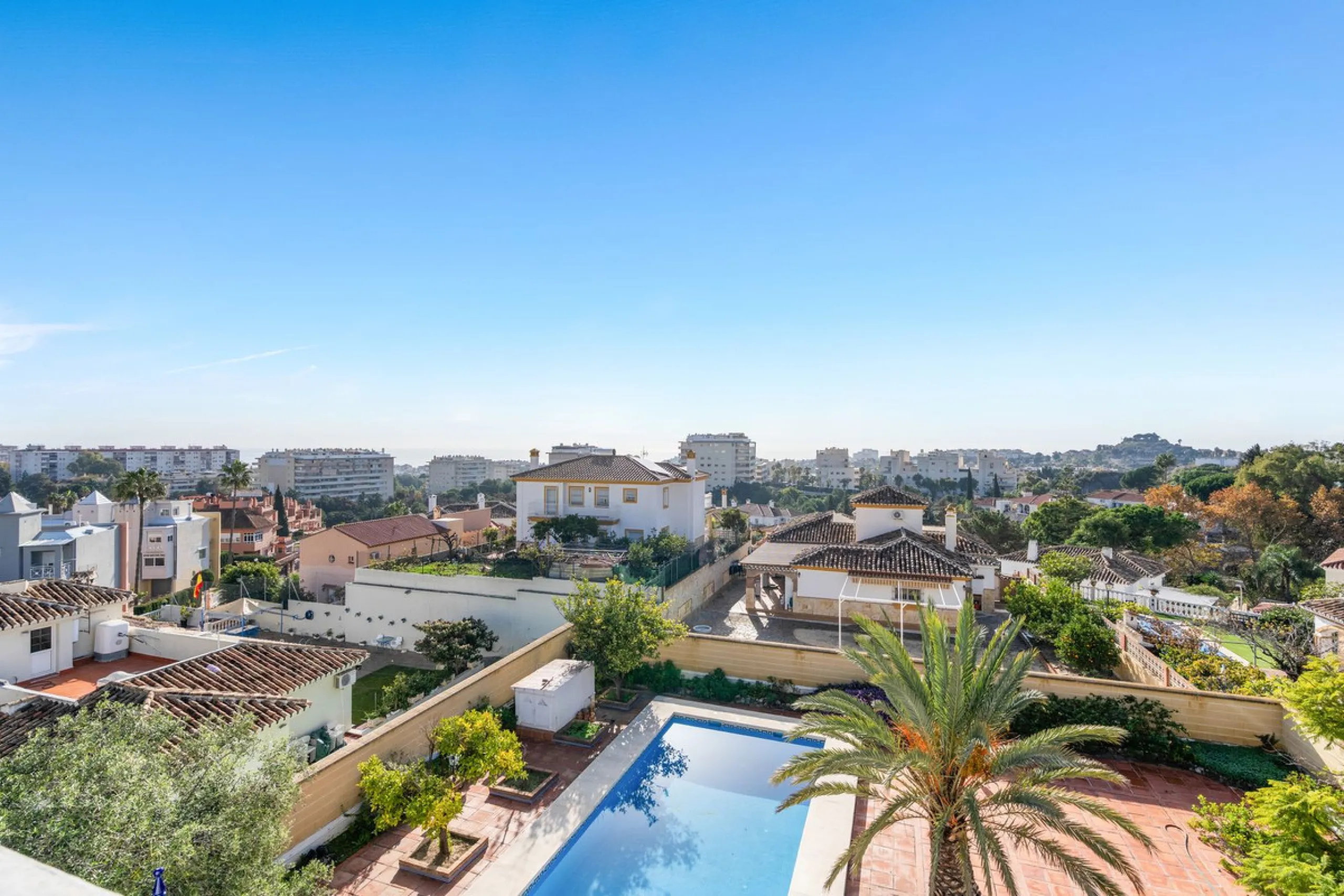 ???? Independent Andalusian-Style Villa in Arroyo de la Miel – 813 m² Plot