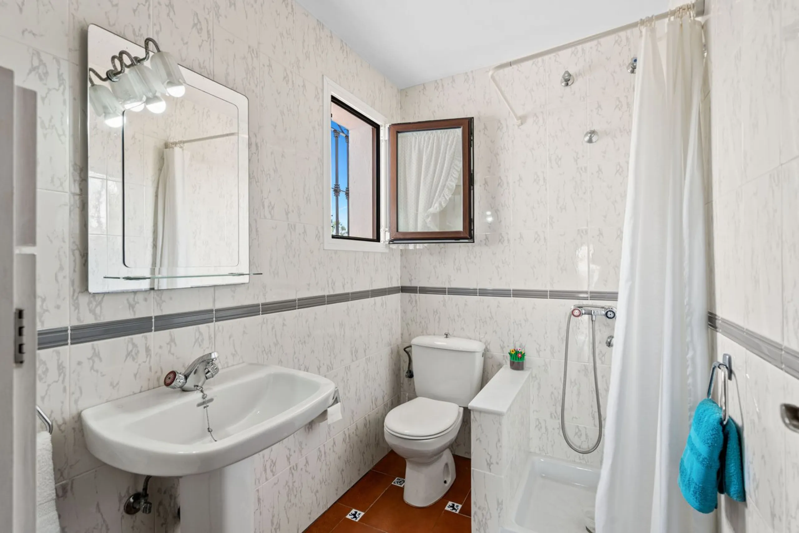 ???? Independent Andalusian-Style Villa in Arroyo de la Miel – 813 m² Plot