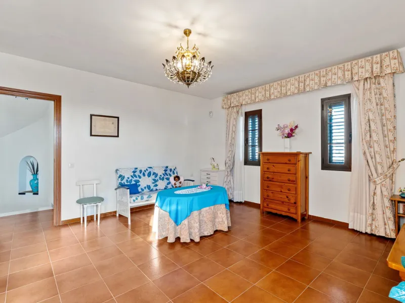 ???? Independent Andalusian-Style Villa in Arroyo de la Miel – 813 m² Plot