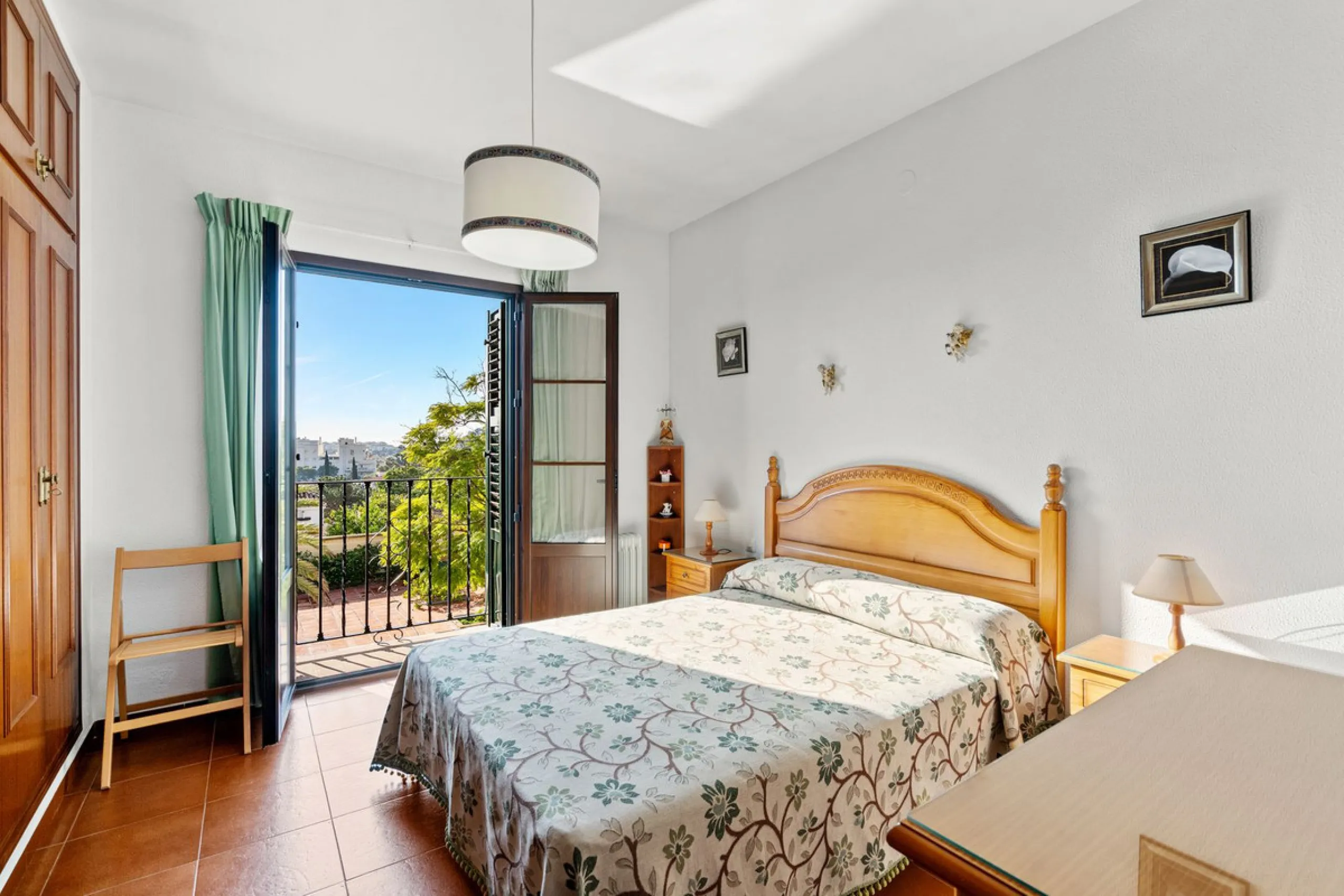 ???? Independent Andalusian-Style Villa in Arroyo de la Miel – 813 m² Plot