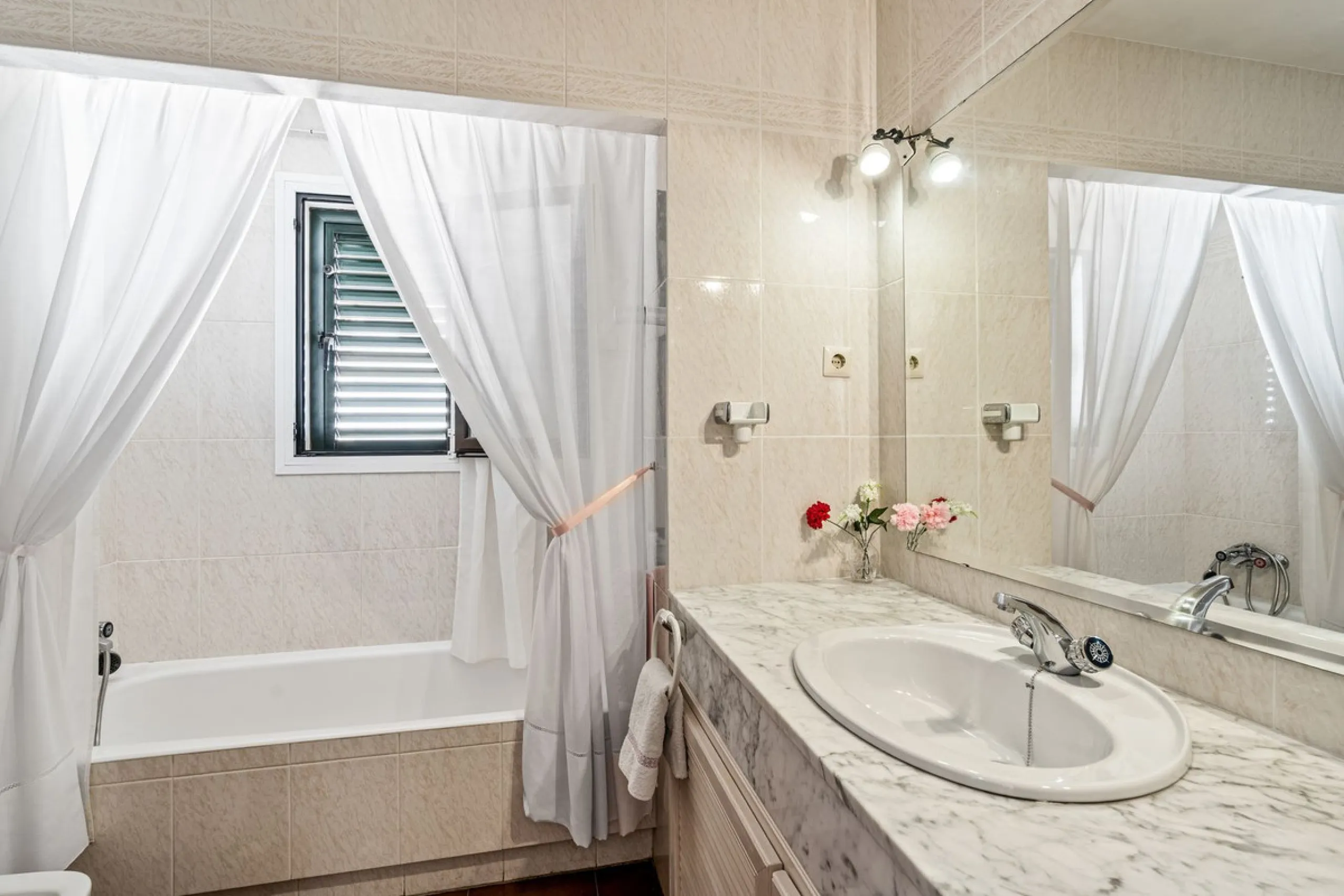 ???? Independent Andalusian-Style Villa in Arroyo de la Miel – 813 m² Plot