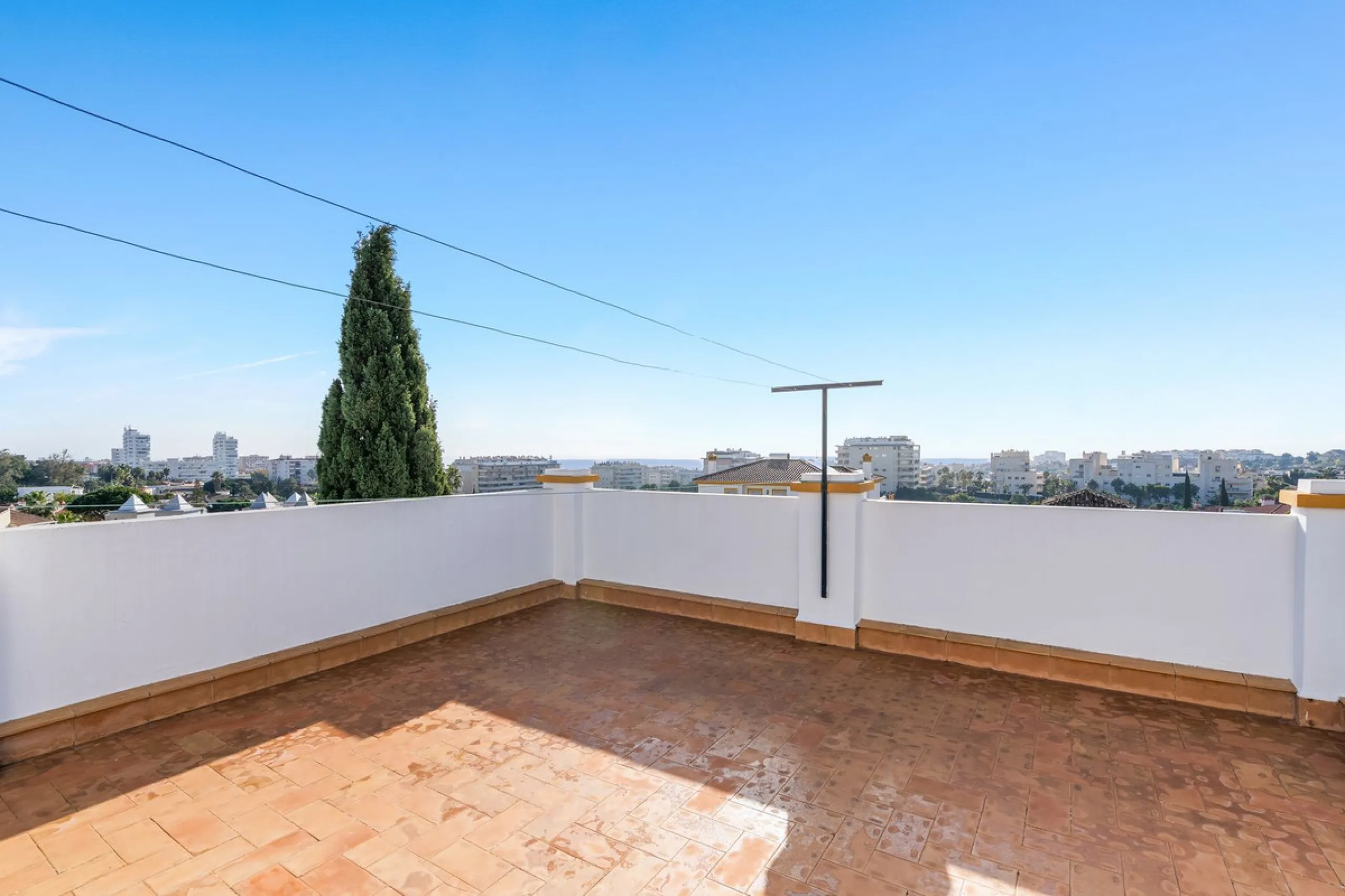 ???? Independent Andalusian-Style Villa in Arroyo de la Miel – 813 m² Plot