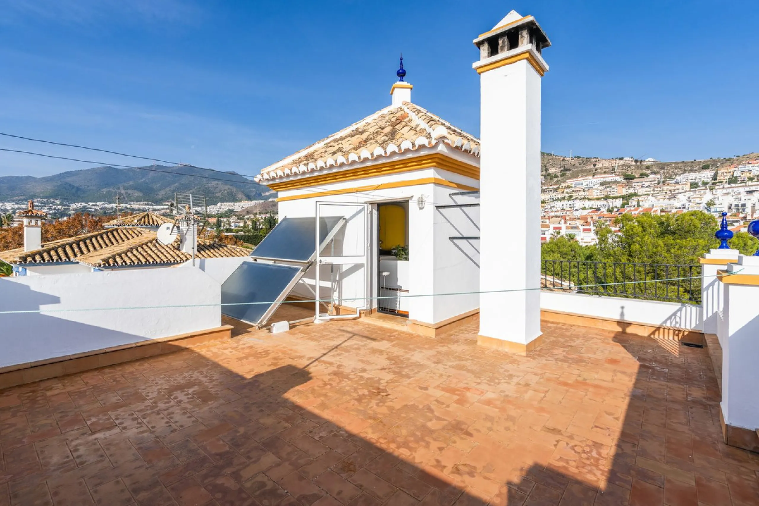 ???? Independent Andalusian-Style Villa in Arroyo de la Miel – 813 m² Plot