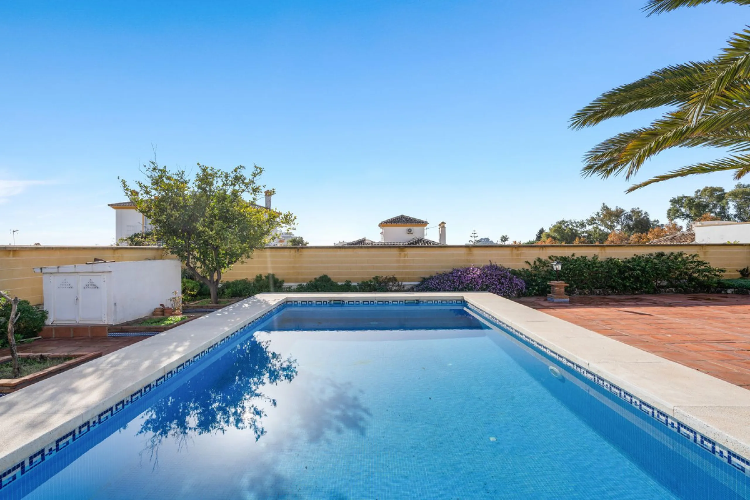 ???? Independent Andalusian-Style Villa in Arroyo de la Miel – 813 m² Plot