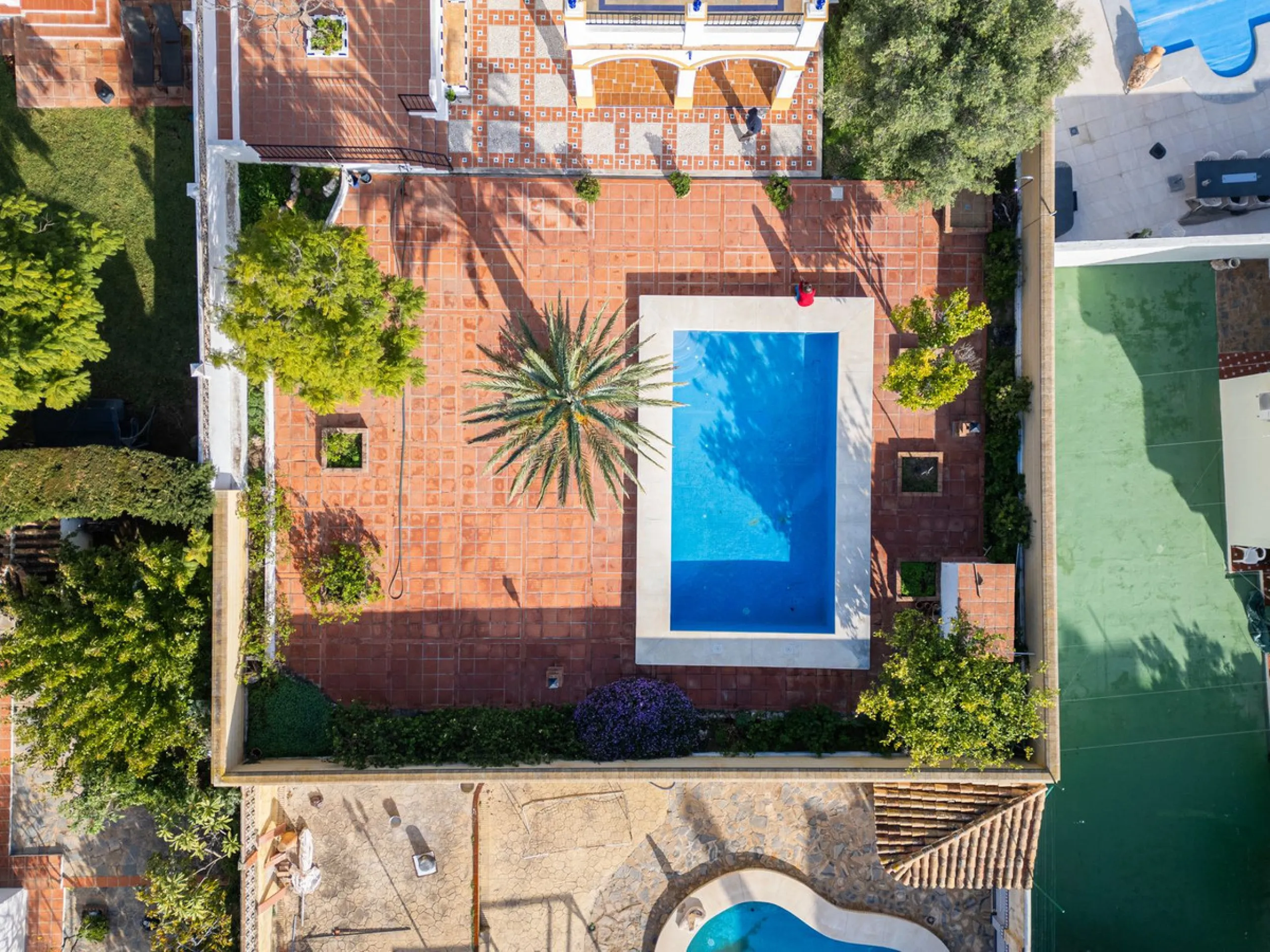 ???? Independent Andalusian-Style Villa in Arroyo de la Miel – 813 m² Plot