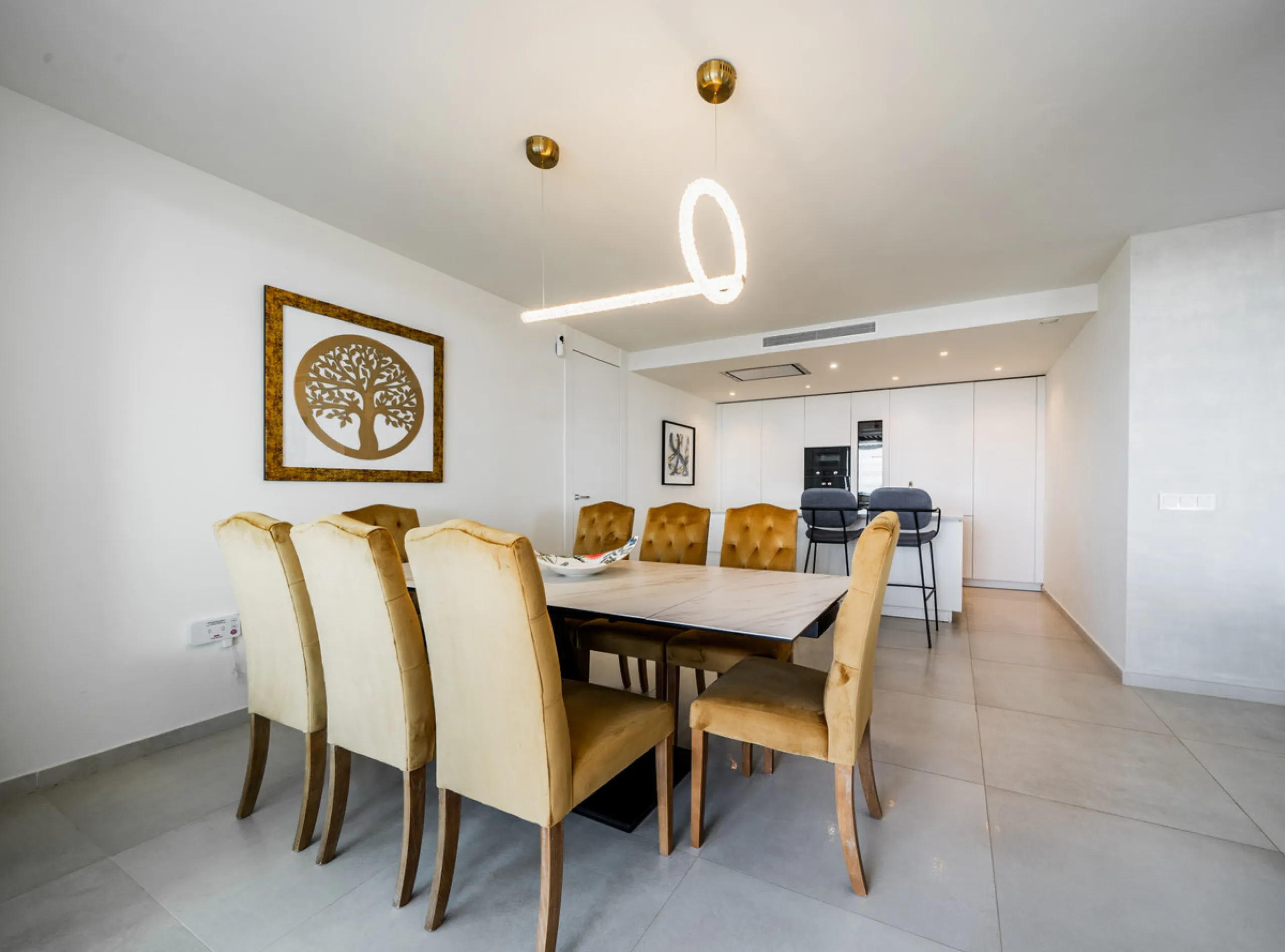 Truly unique 7-bedroom apartment located in Nine Lions, a sought-after and well-secured residential complex in Nueva Andalucía offering 53 apartments. Built to the highest standards, it is south facing and offers spectacular sea views.