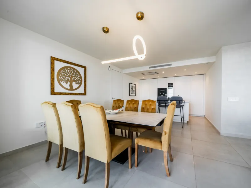 Truly unique 7-bedroom apartment located in Nine Lions, a sought-after and well-secured residential complex in Nueva Andalucía offering 53 apartments. Built to the highest standards, it is south facing and offers spectacular sea views.