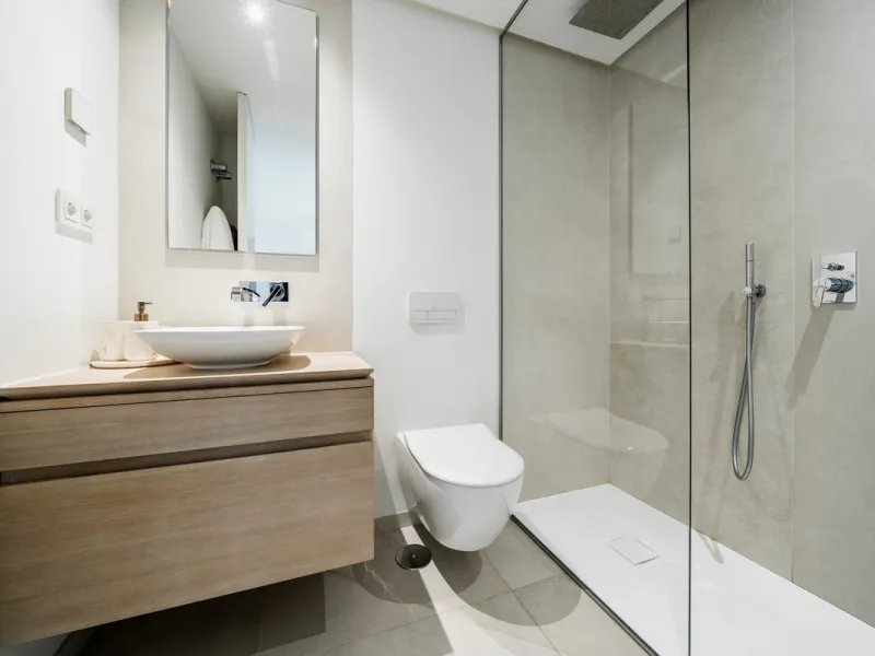 Truly unique 7-bedroom apartment located in Nine Lions, a sought-after and well-secured residential complex in Nueva Andalucía offering 53 apartments. Built to the highest standards, it is south facing and offers spectacular sea views.