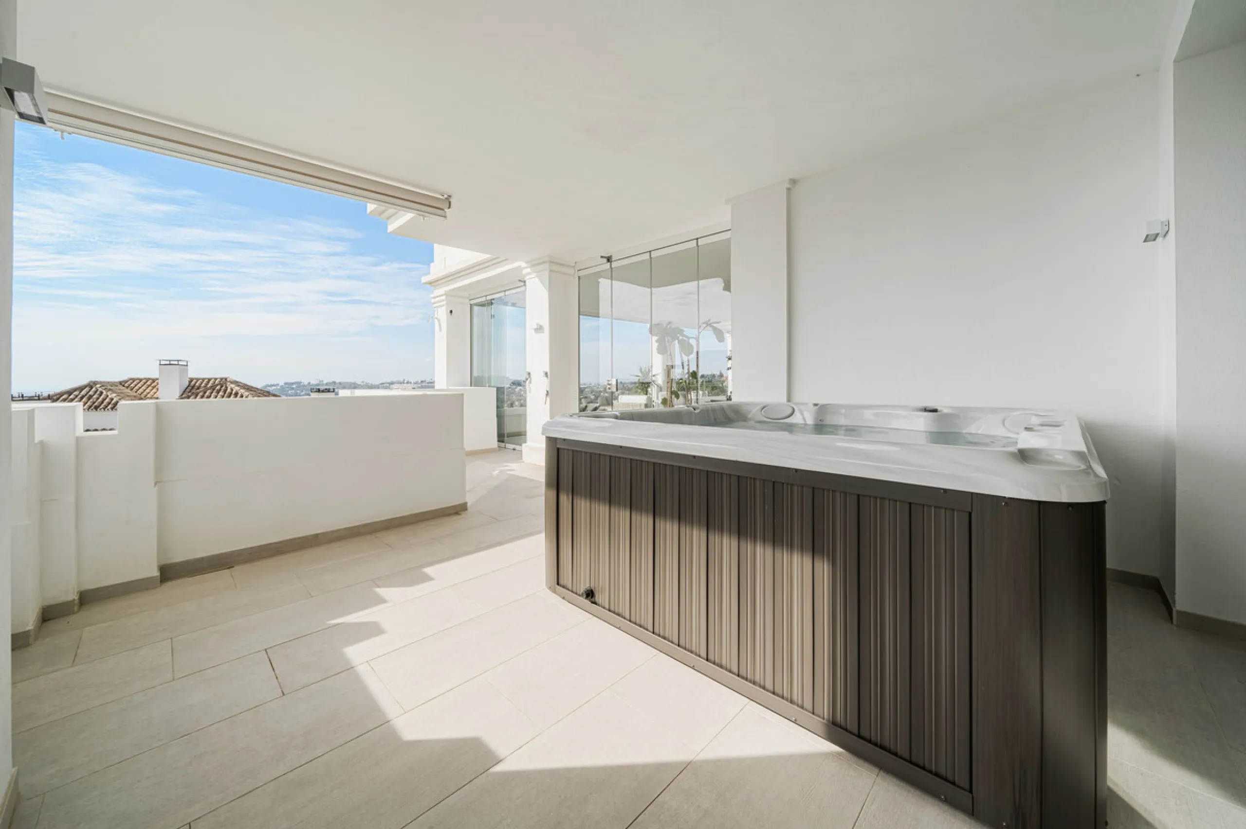Truly unique 7-bedroom apartment located in Nine Lions, a sought-after and well-secured residential complex in Nueva Andalucía offering 53 apartments. Built to the highest standards, it is south facing and offers spectacular sea views.